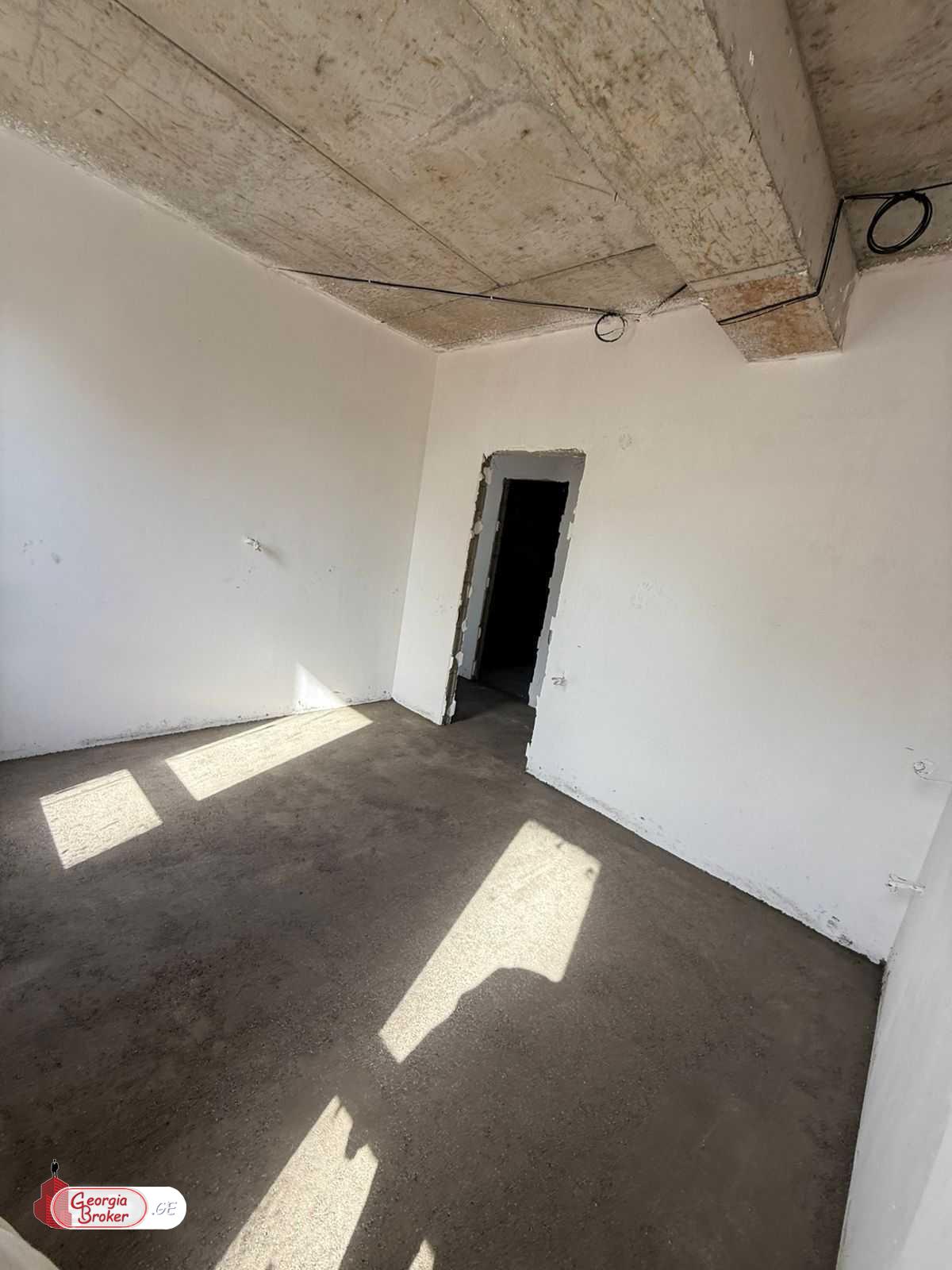 nearly repaired 2-room apartment for sale