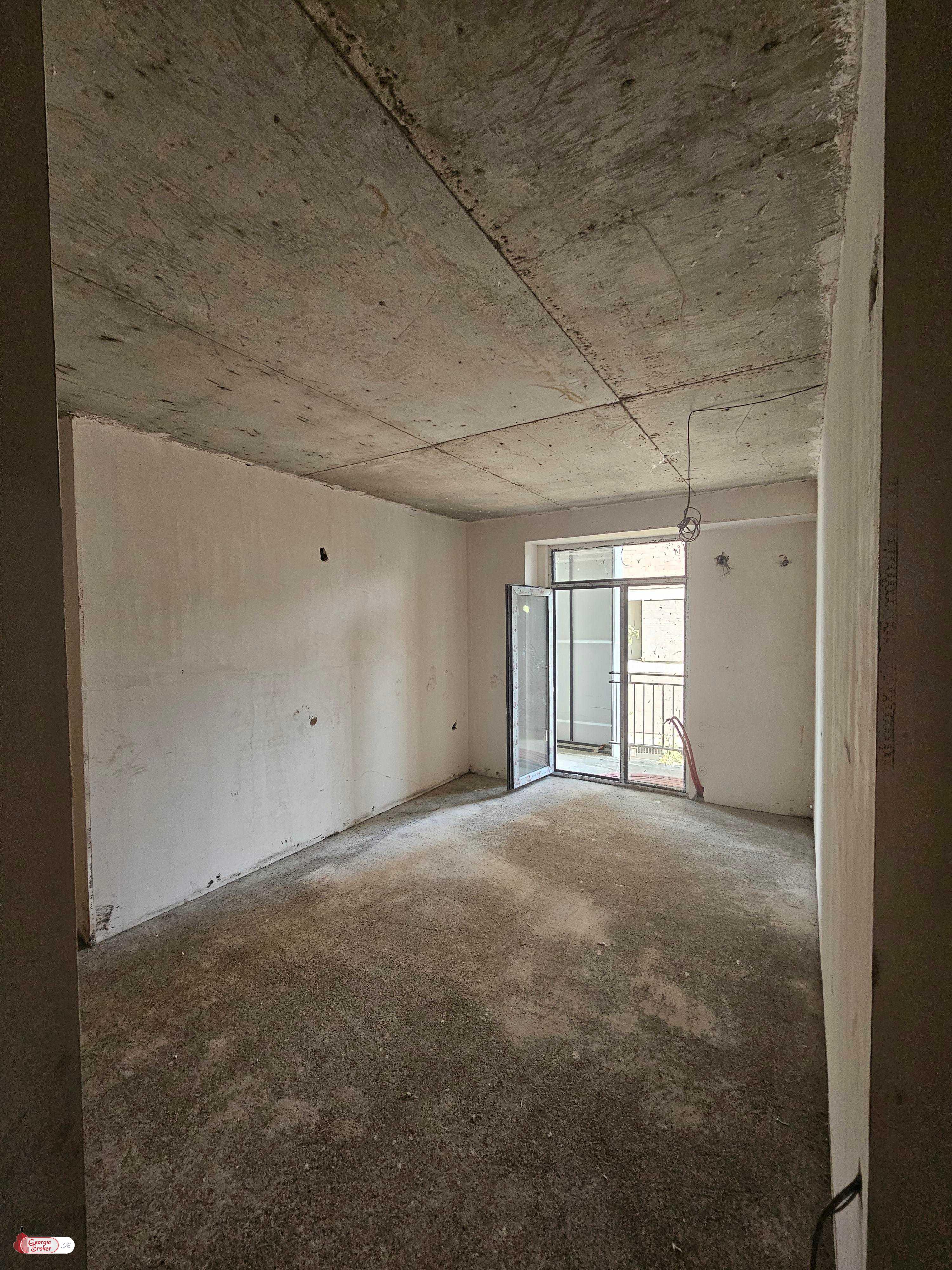 продается квартира с новым ремонтом 3-комнаты