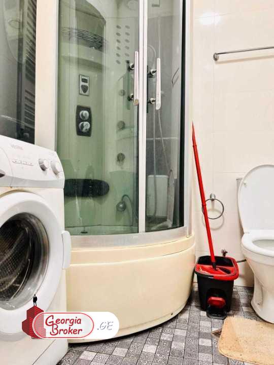 продается квартира с новым ремонтом 3-комнаты