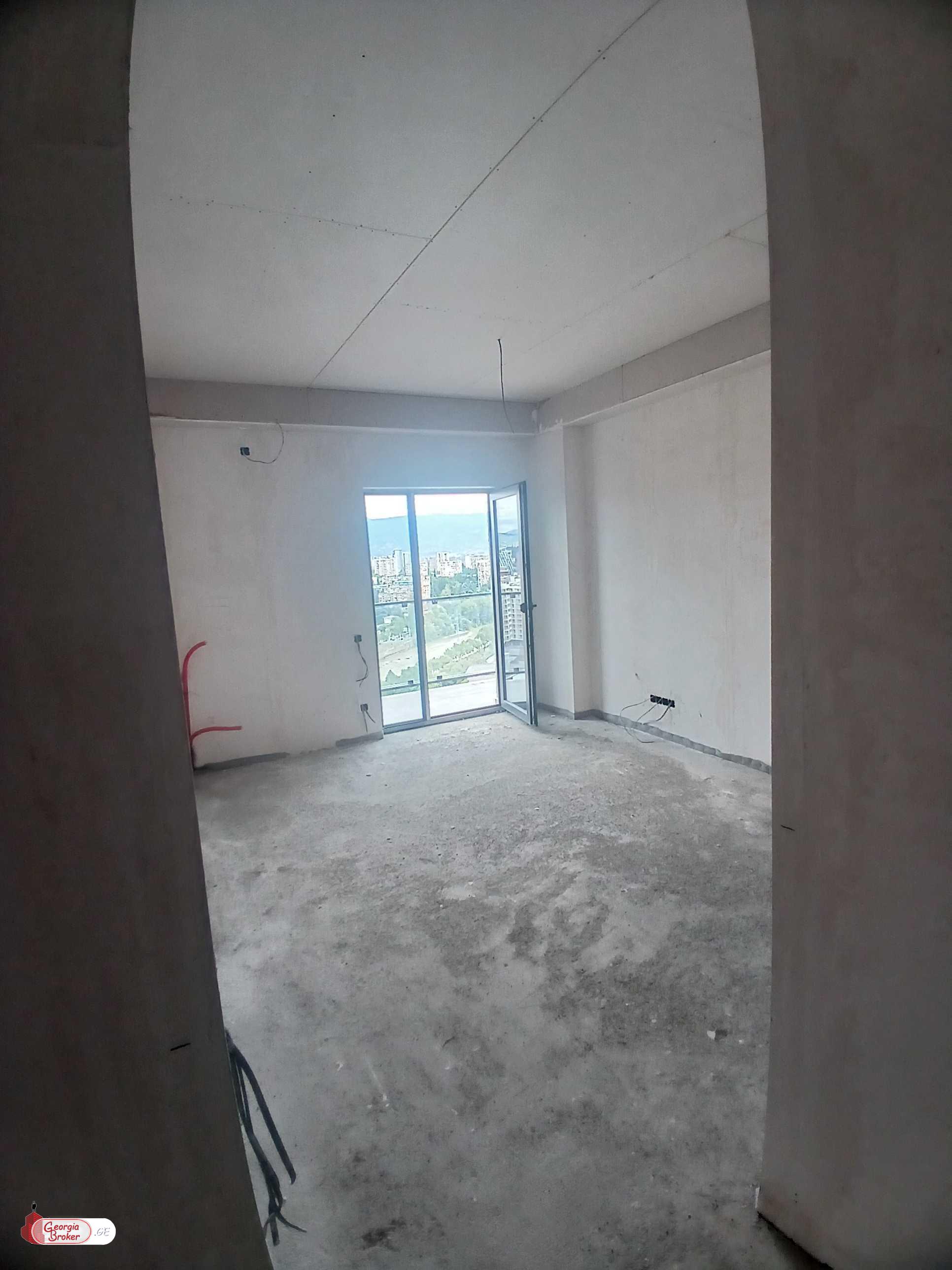 продается квартира с новым ремонтом 3-комнаты