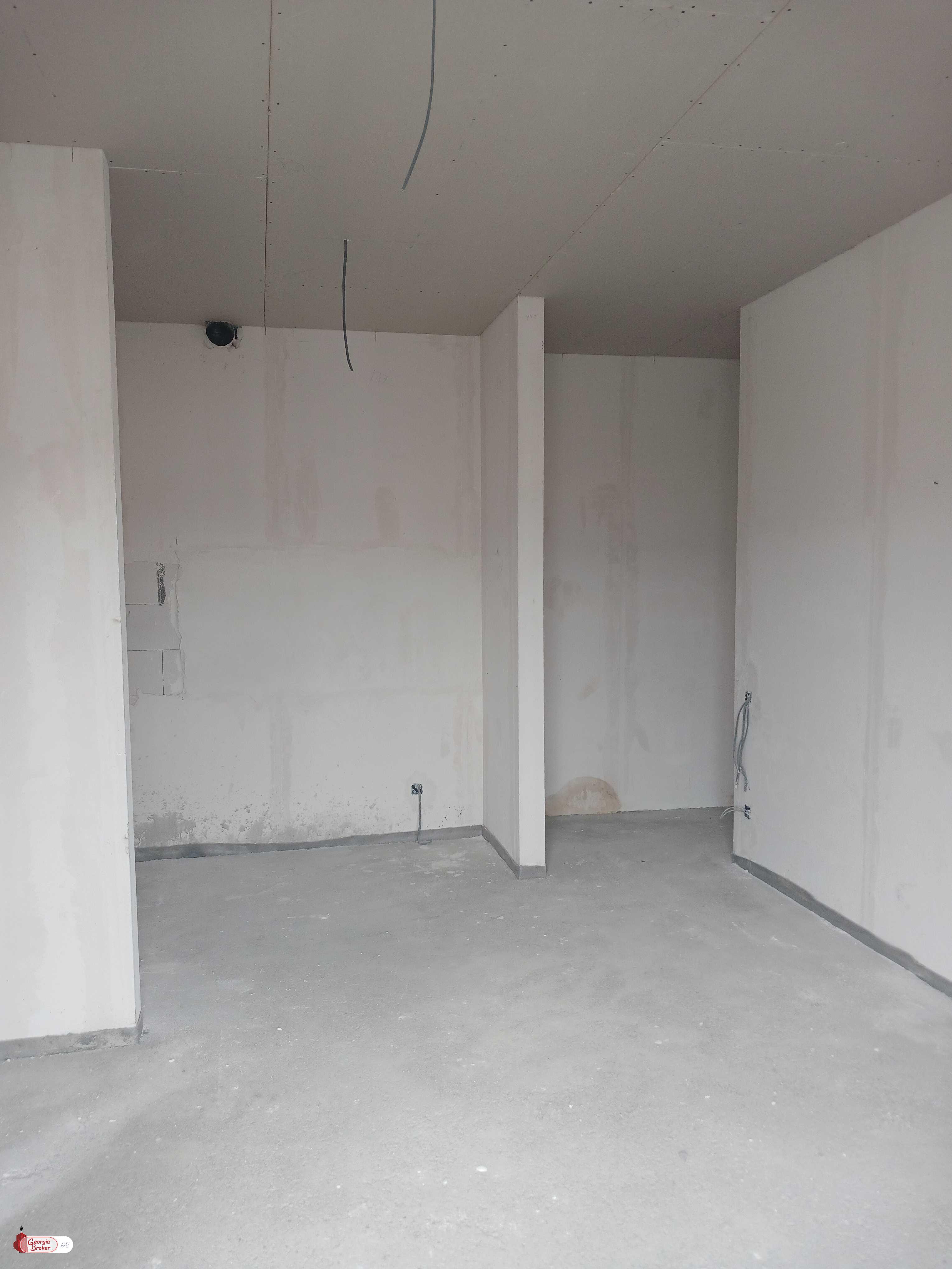 продается квартира с новым ремонтом 3-комнаты