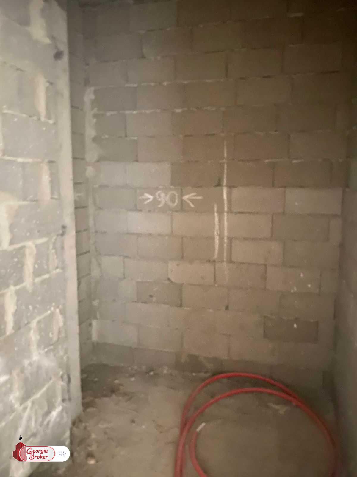 продается квартира с новым ремонтом 3-комнаты