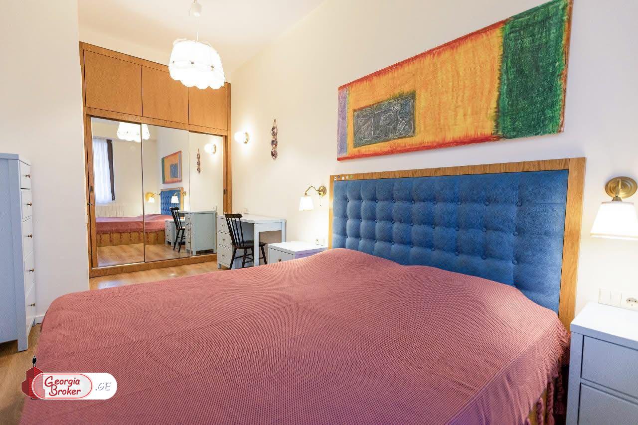 продается квартира с новым ремонтом 3-комнаты