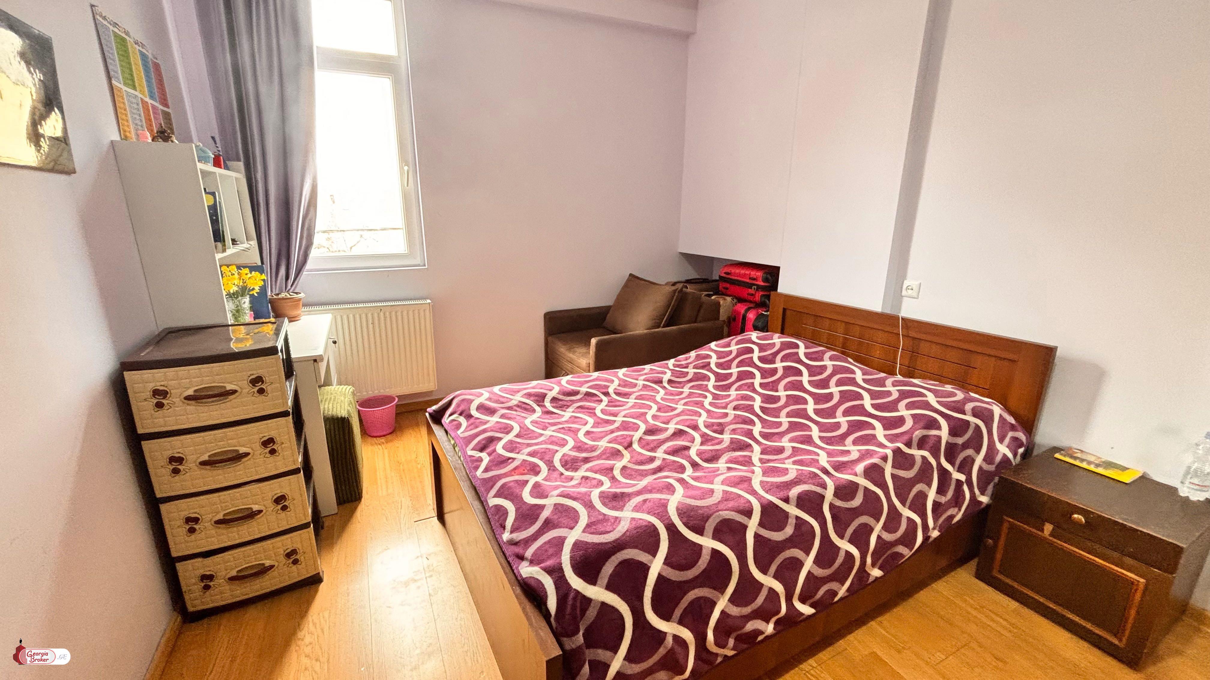 продается квартира с новым ремонтом 3-комнаты