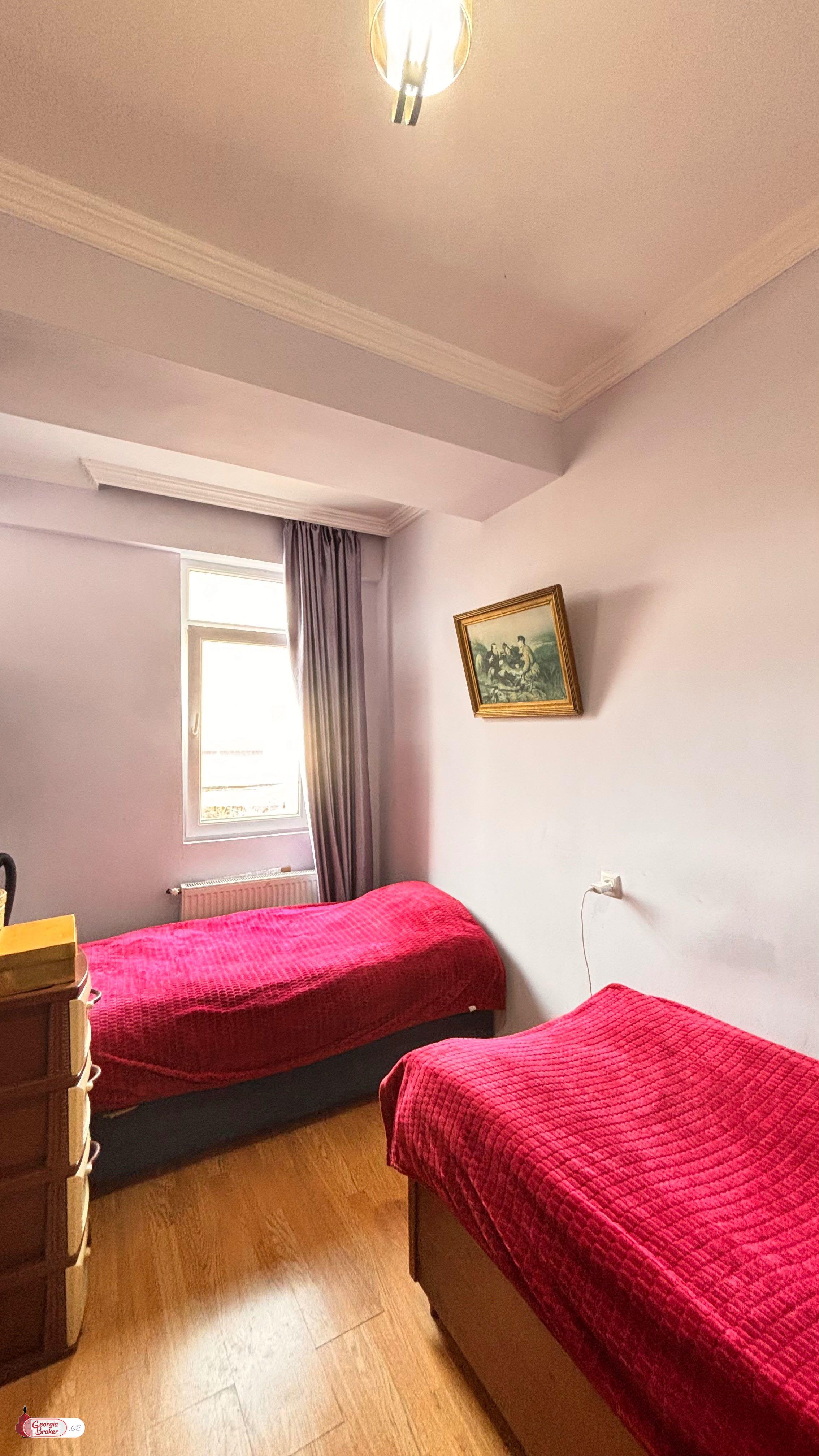 продается квартира с новым ремонтом 3-комнаты