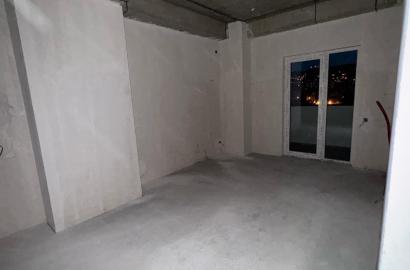 продается квартира с новым ремонтом 3-комнаты