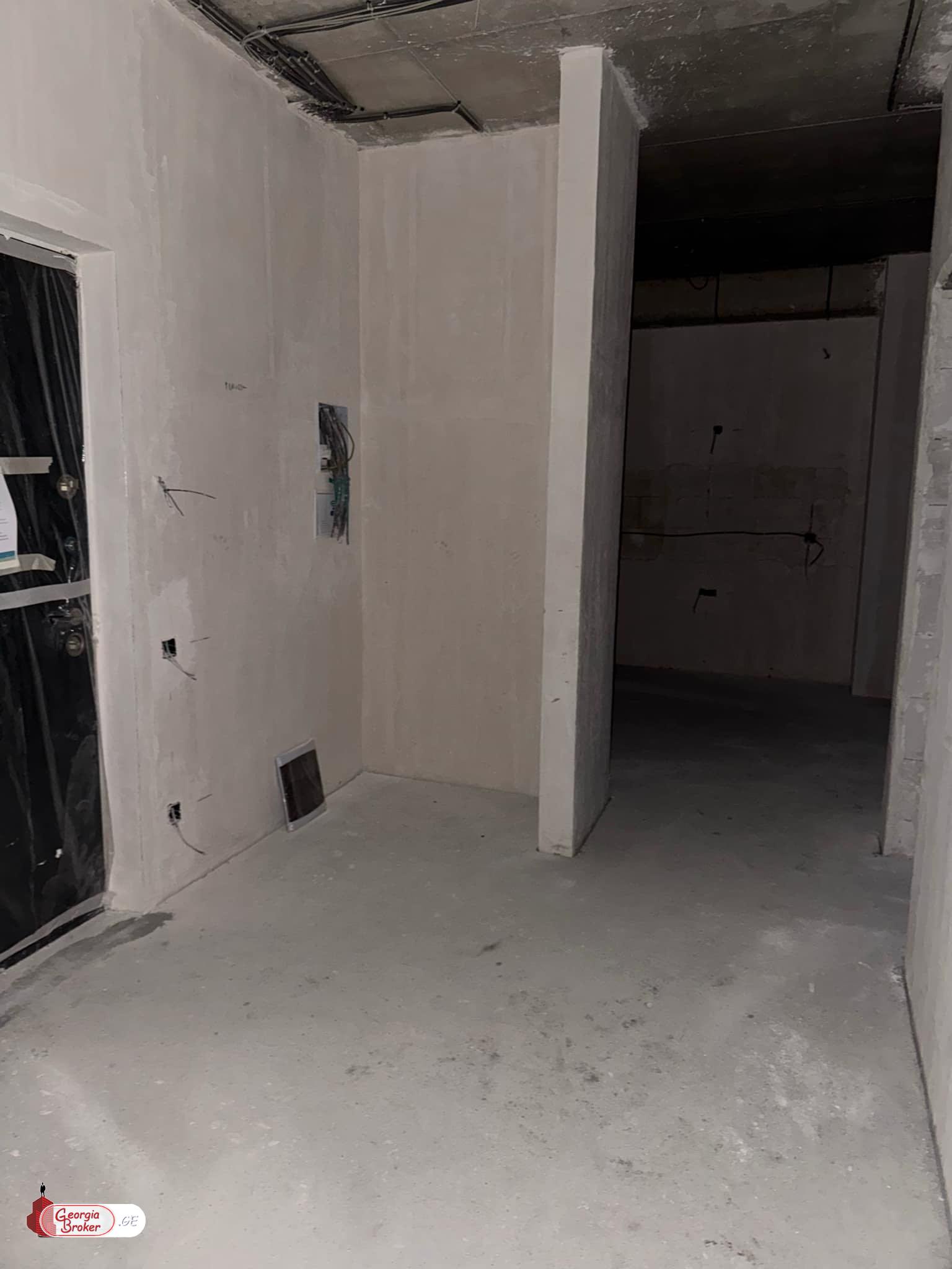 продается квартира с новым ремонтом 3-комнаты