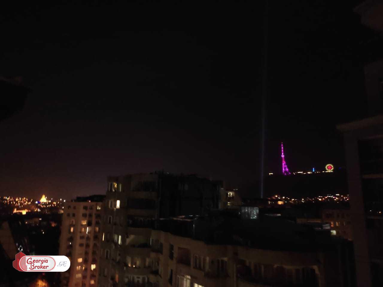 продается квартира с новым ремонтом 5-комнат