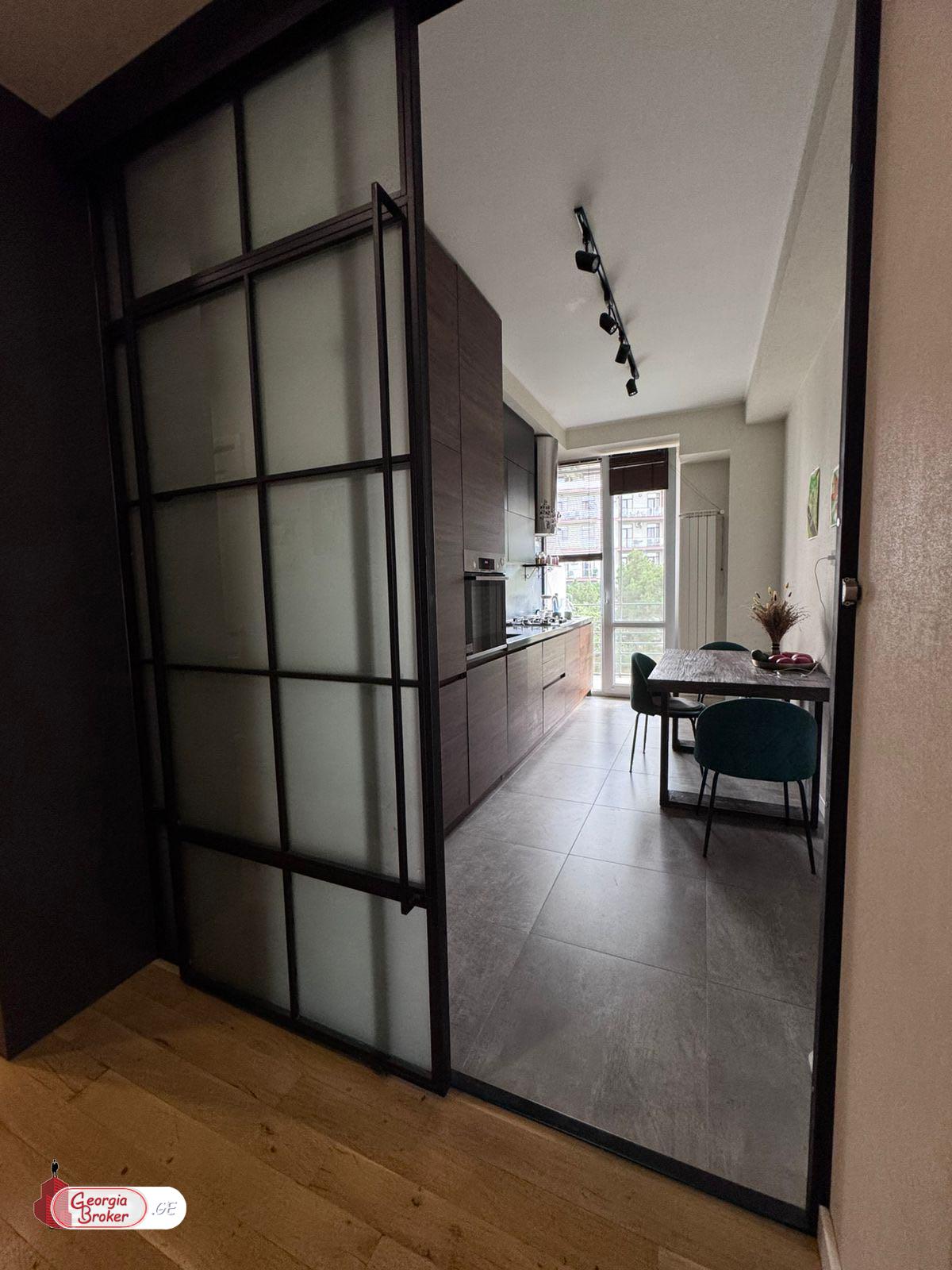 იყიდება ახალი გარემონტებული 3 ოთახიანი ბინა