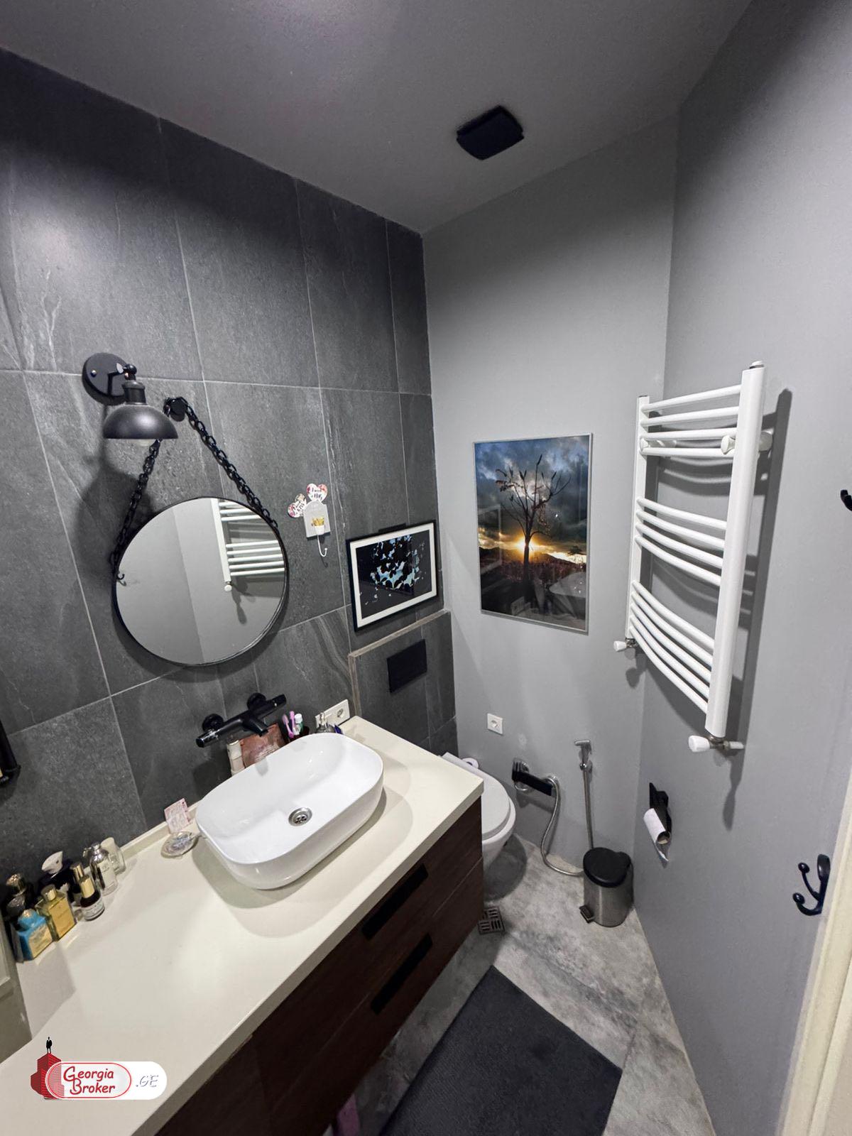 იყიდება ახალი გარემონტებული 3 ოთახიანი ბინა