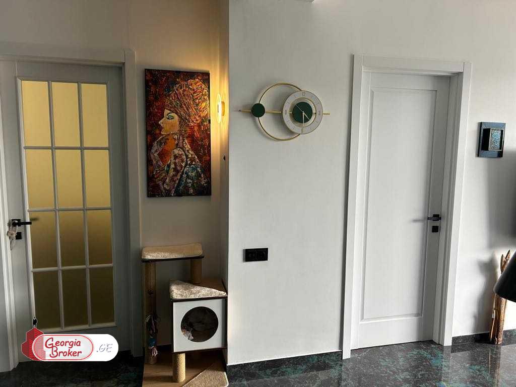 იყიდება ახალი გარემონტებული 3 ოთახიანი ბინა