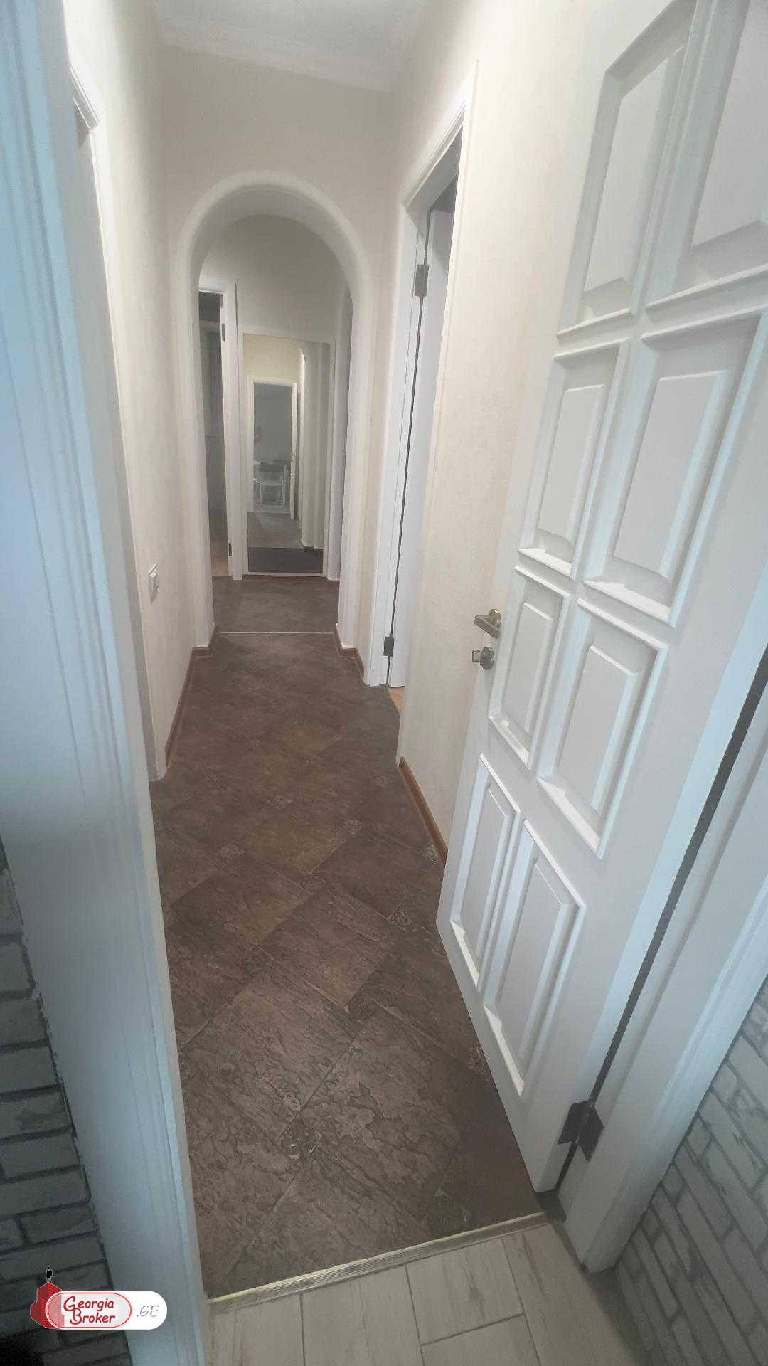 იყიდება ახალი გარემონტებული 3 ოთახიანი ბინა