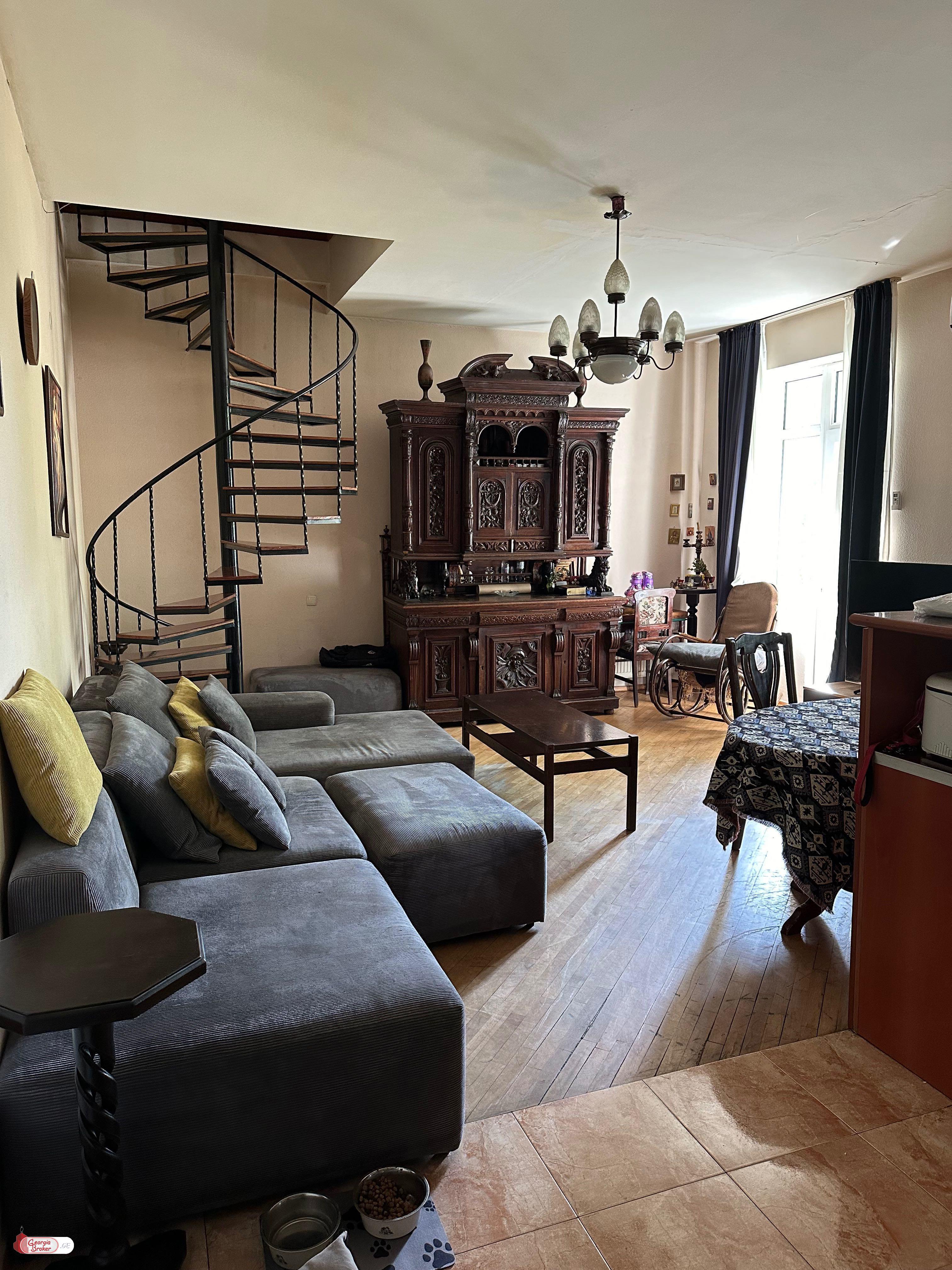 იყიდება ახალი გარემონტებული 4 ოთახიანი ბინა