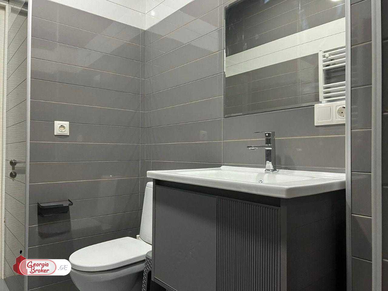 იყიდება ახალი გარემონტებული 4 ოთახიანი ბინა