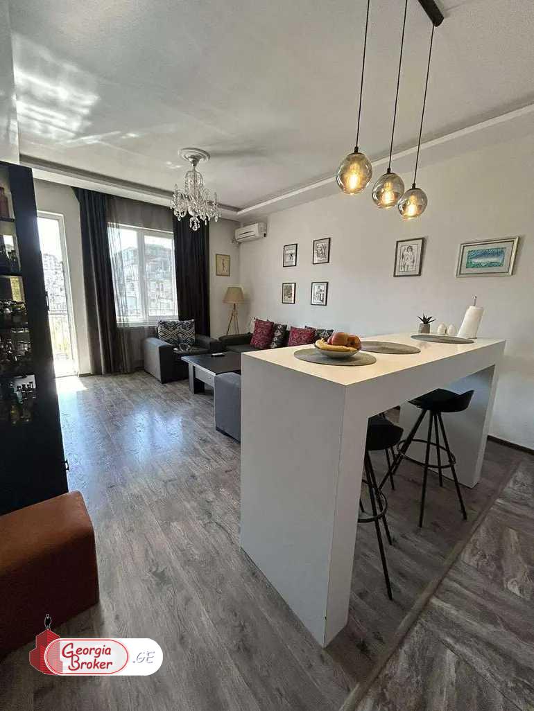 продается квартира с новым ремонтом 3-комнаты