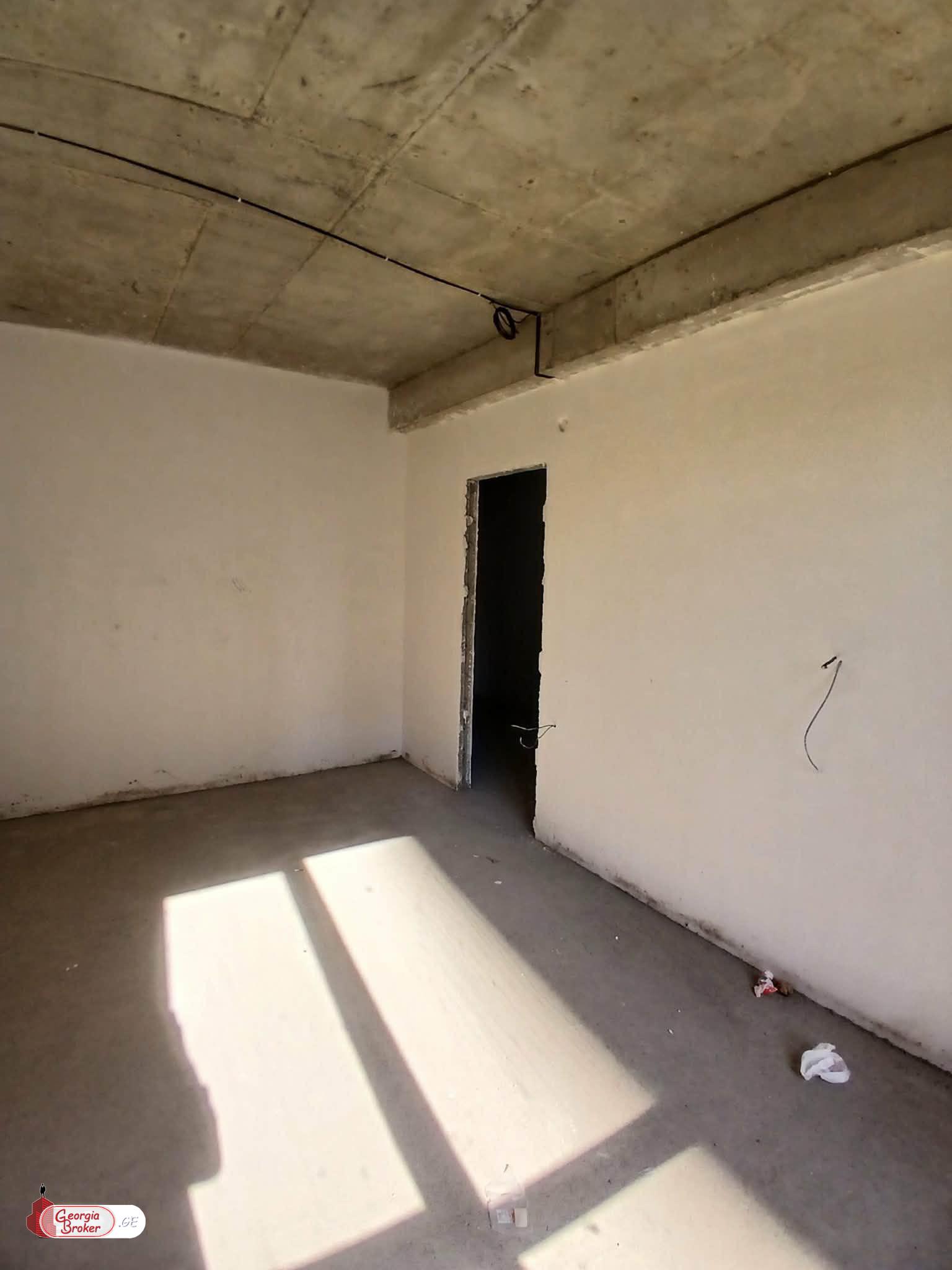 nearly repaired 3-room apartment for sale