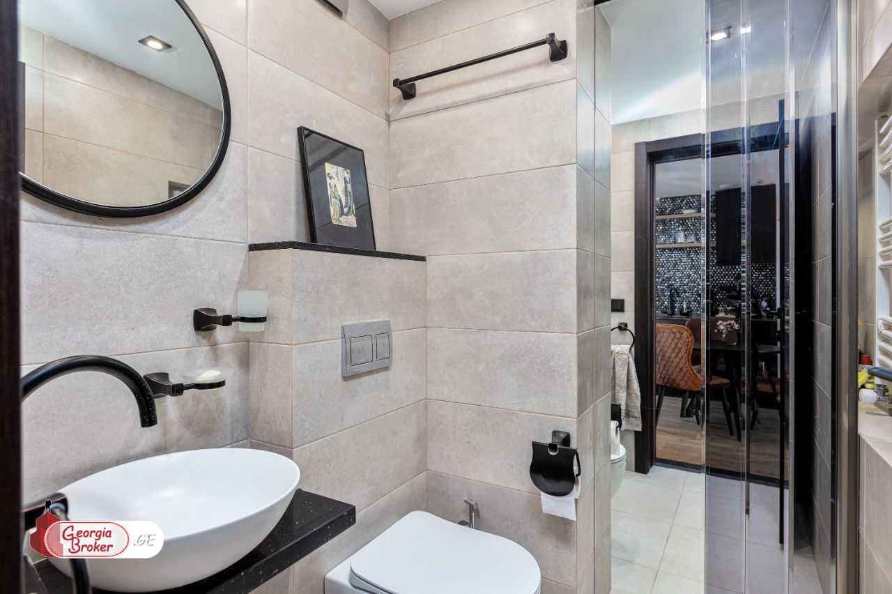 nearly repaired 5-room apartment for sale