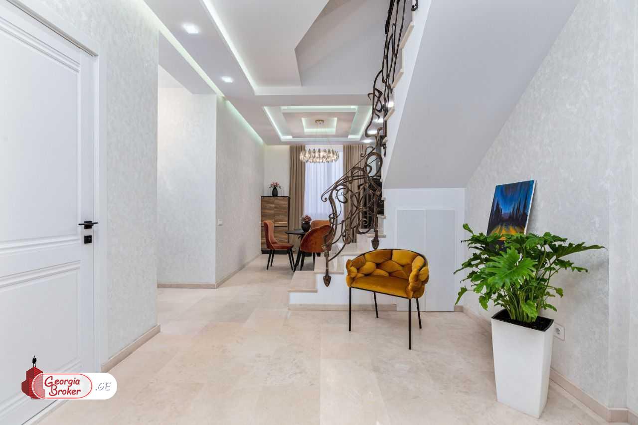 nearly repaired 5-room apartment for sale