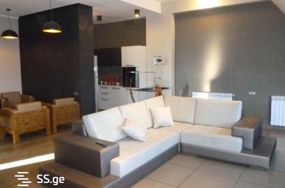 продается квартира с новым ремонтом 3-комнаты