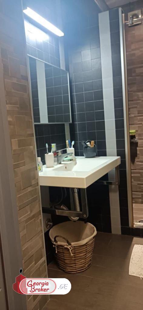 nearly repaired 3-room apartment for sale