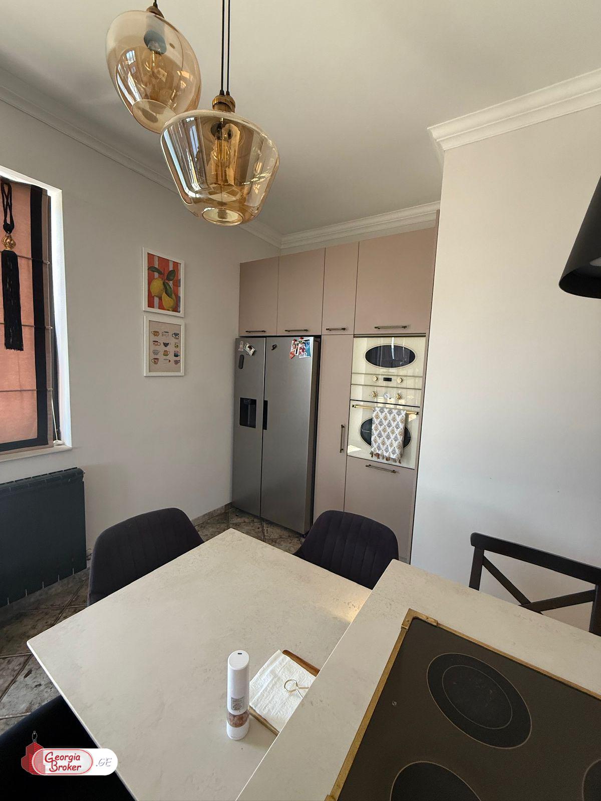 nearly repaired 6-room apartment for sale