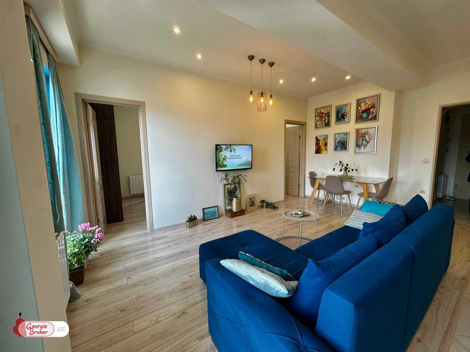 продается квартира с новым ремонтом 3-комнаты