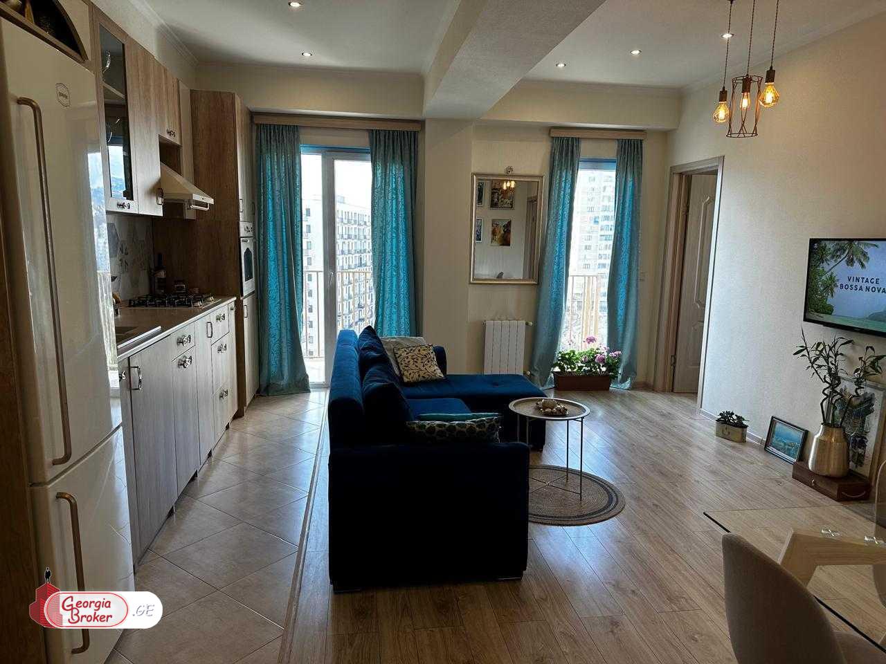 продается квартира с новым ремонтом 3-комнаты