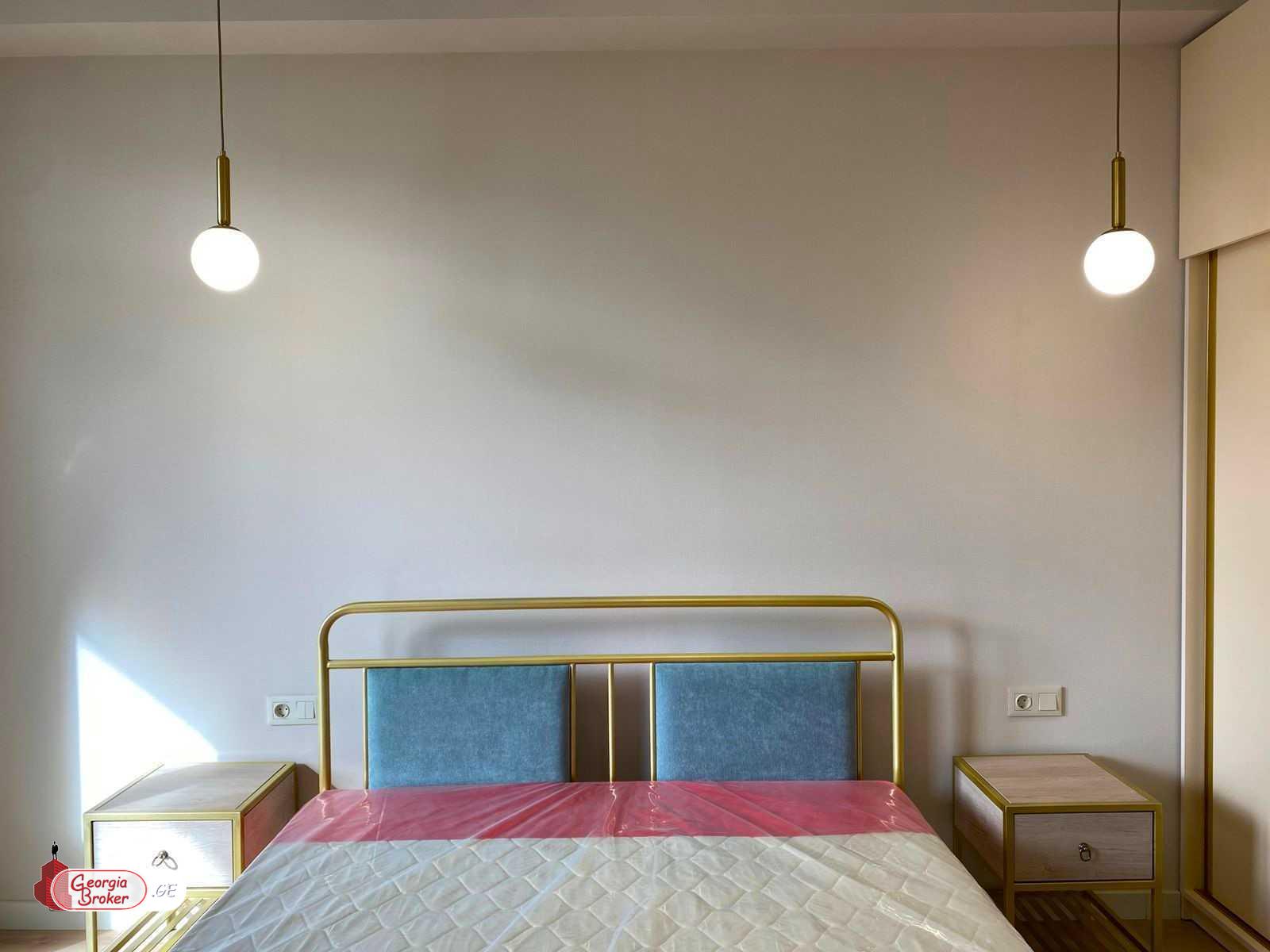 в аренду квартира с новым ремонтом 3-комнаты