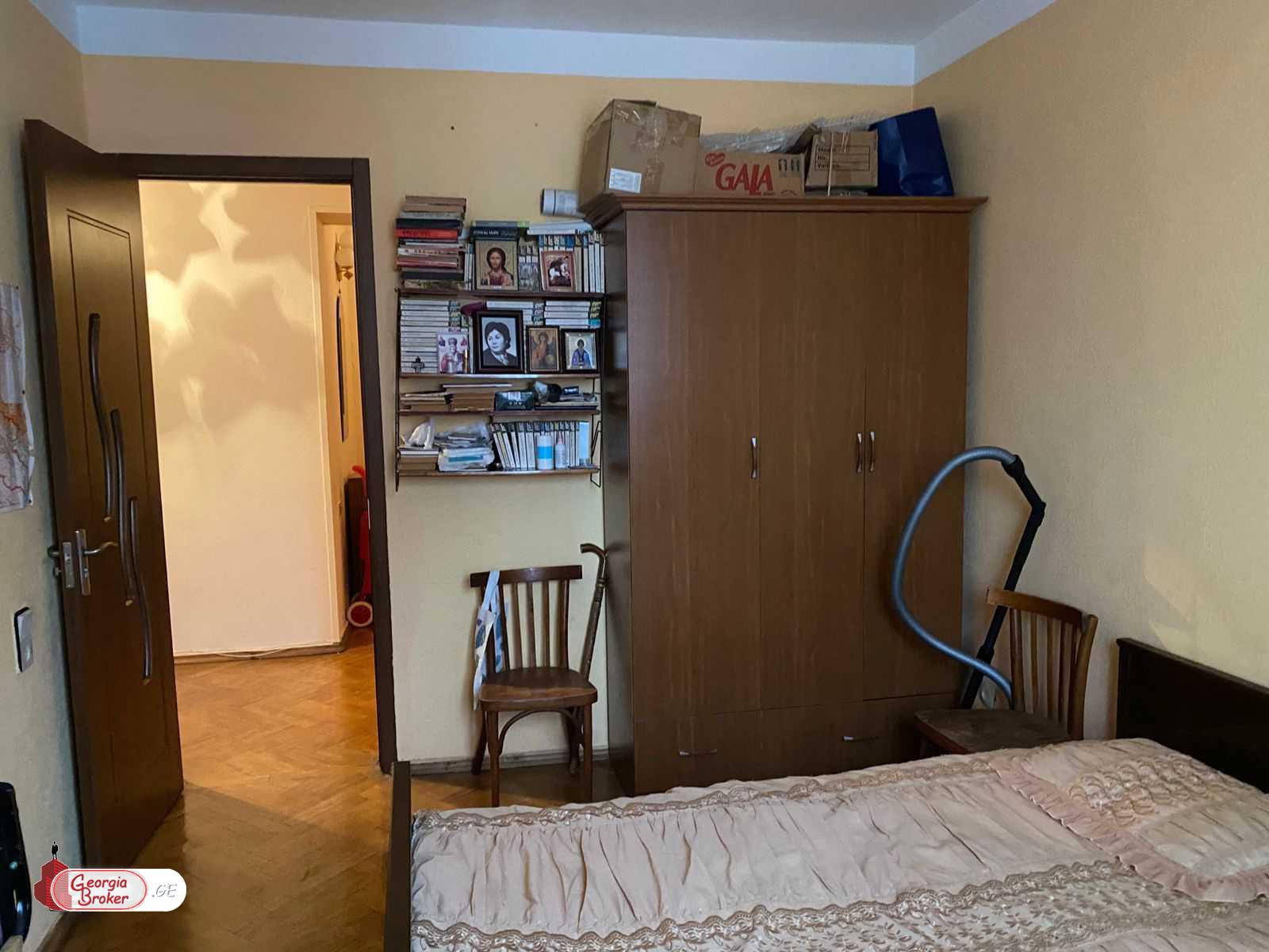 old repaired 3-room apartment for sale