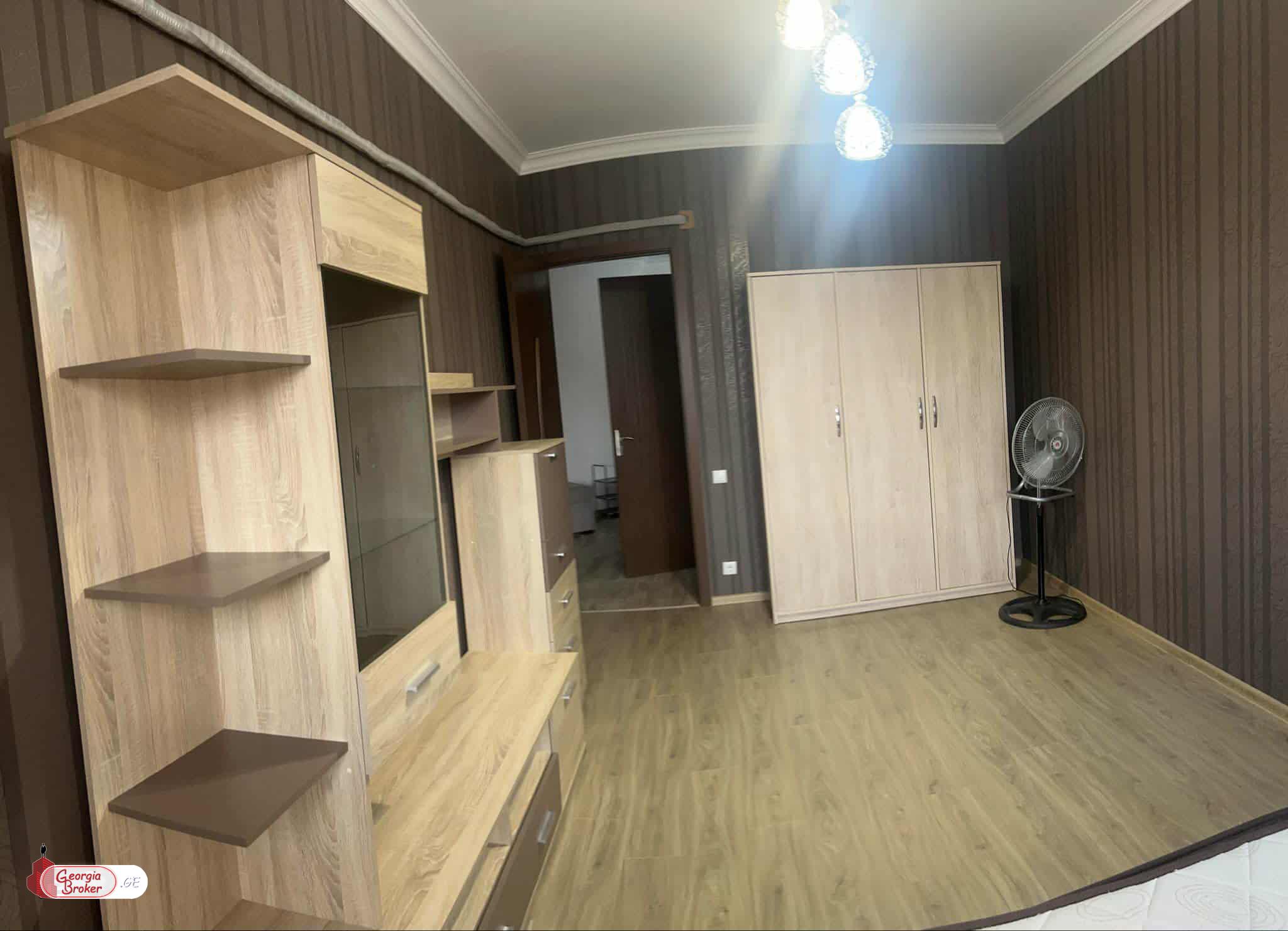 იყიდება ახალი გარემონტებული 4 ოთახიანი ბინა