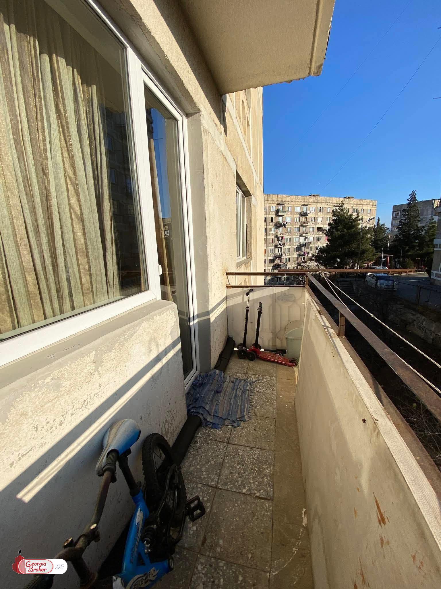 იყიდება ახალი გარემონტებული 4 ოთახიანი ბინა