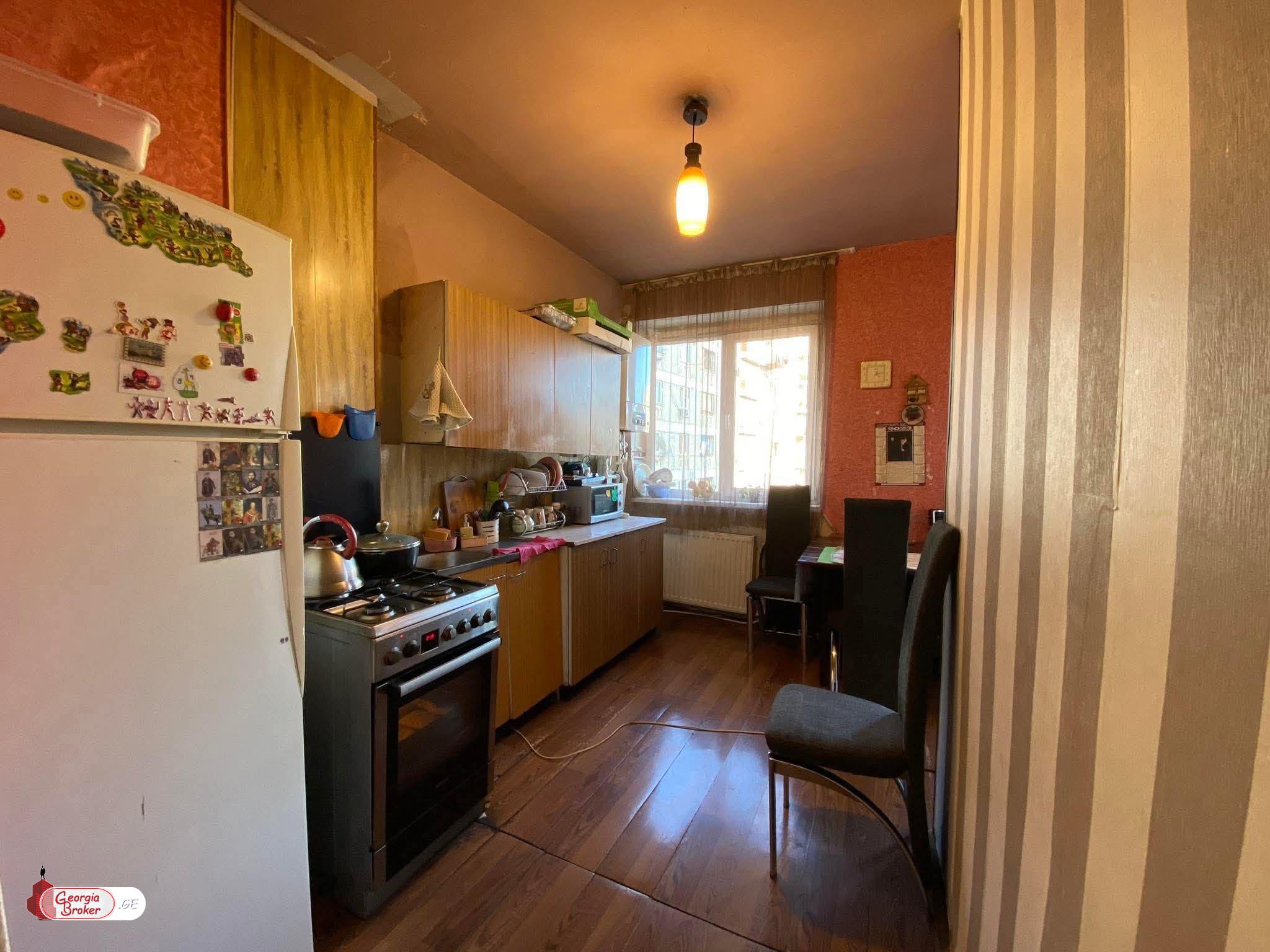 იყიდება ახალი გარემონტებული 4 ოთახიანი ბინა