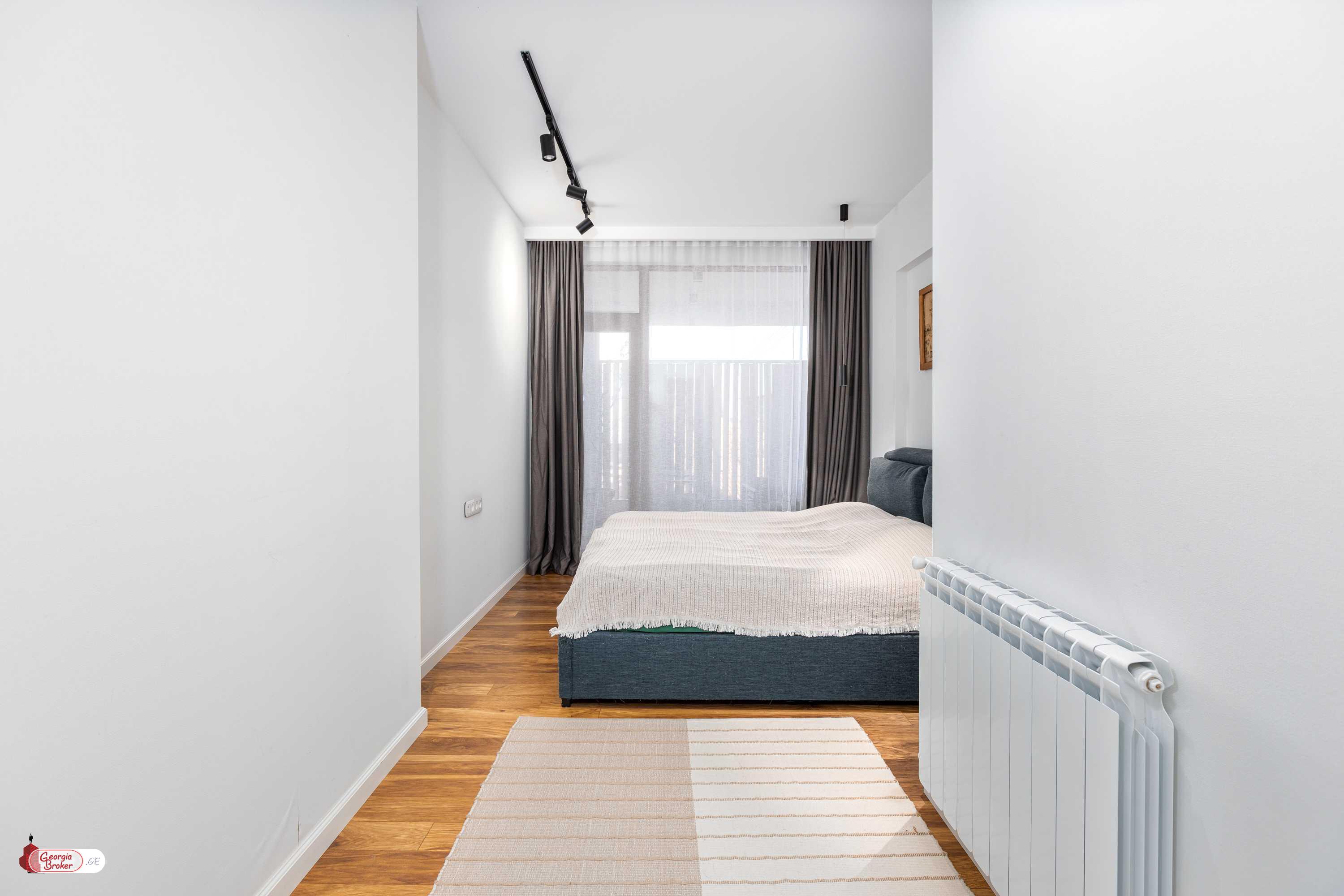 nearly repaired 3-room apartment for sale