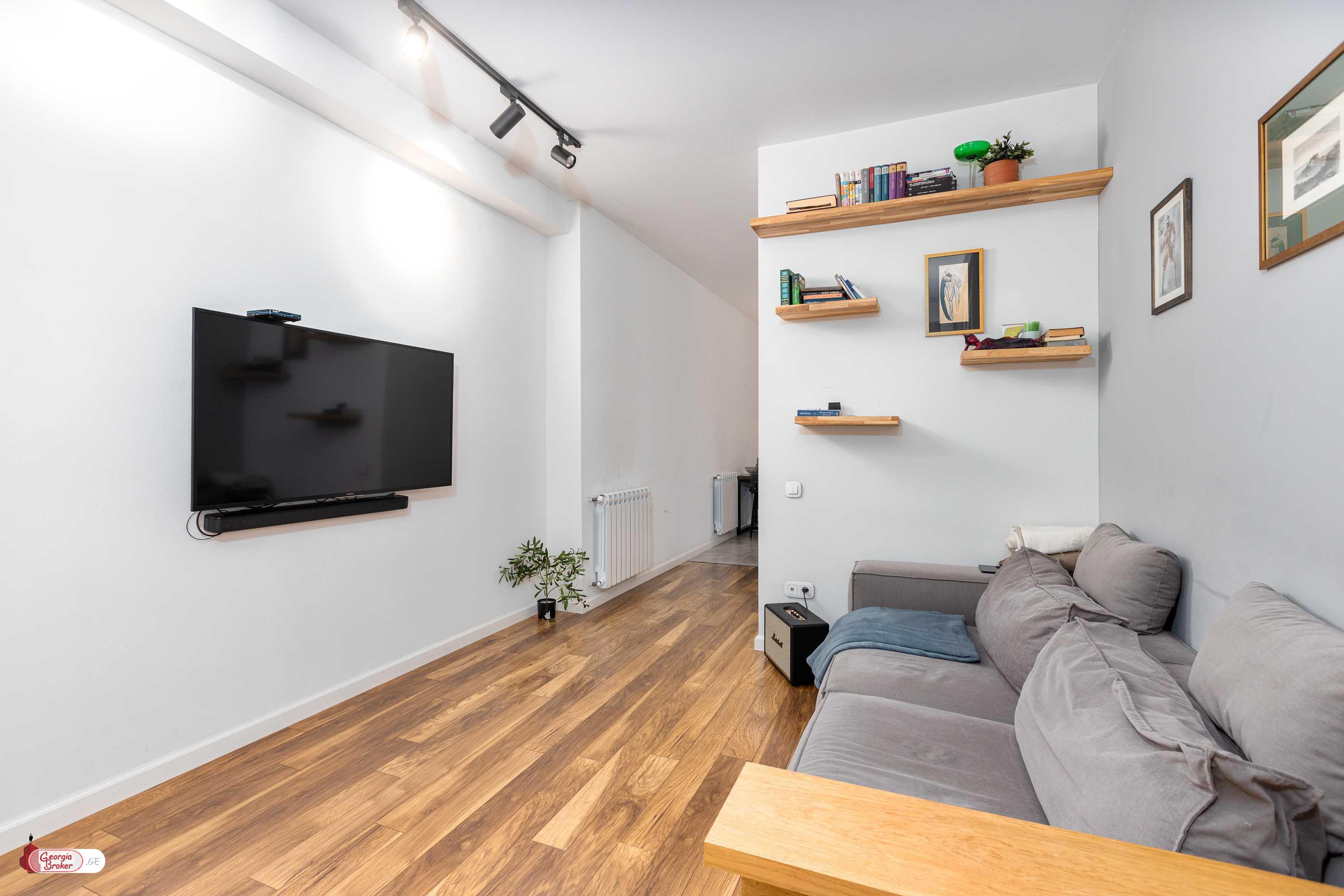 nearly repaired 3-room apartment for sale