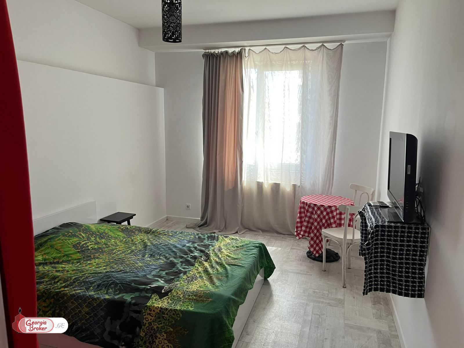 იყიდება ახალი გარემონტებული 4 ოთახიანი ბინა