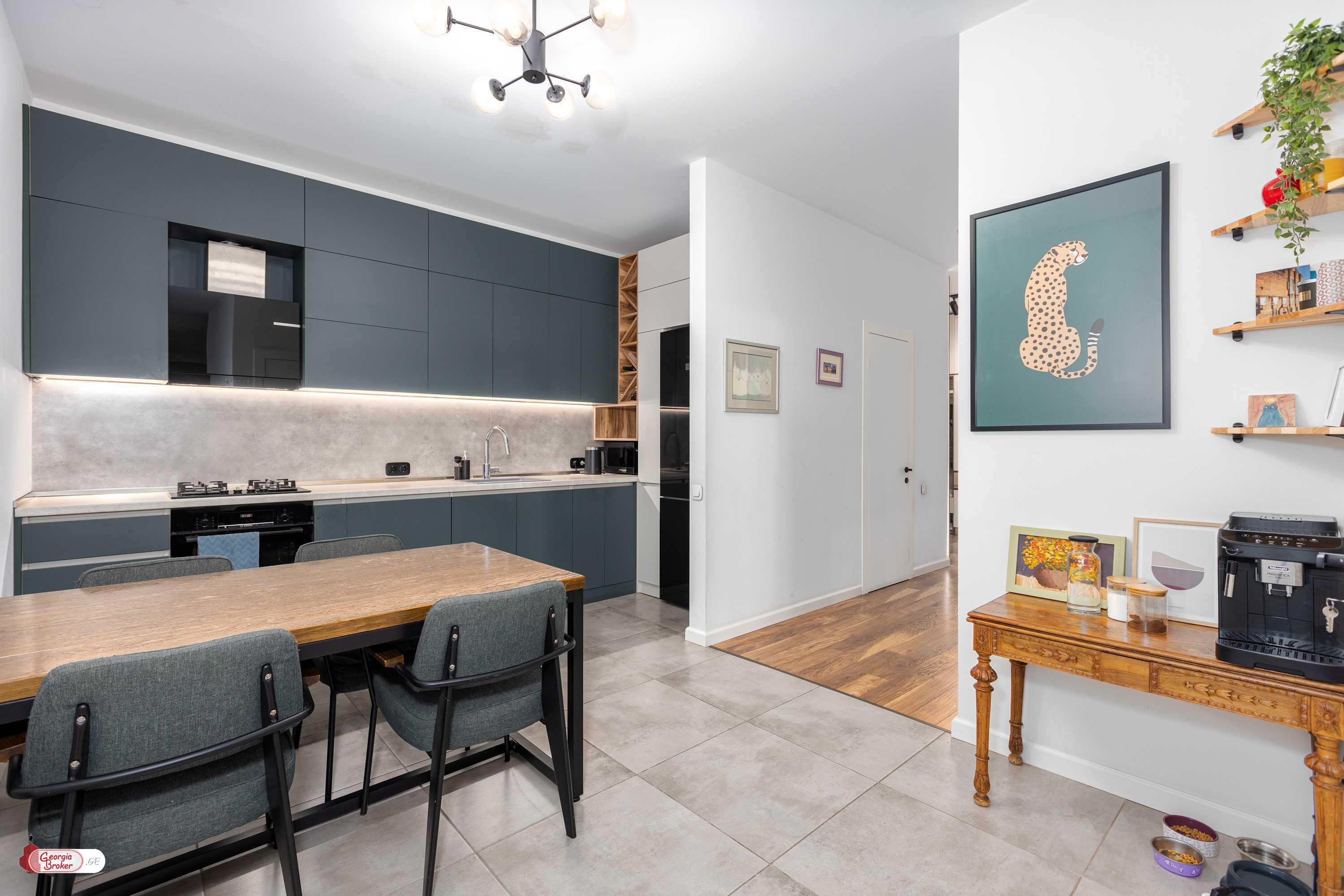 nearly repaired 3-room apartment for sale