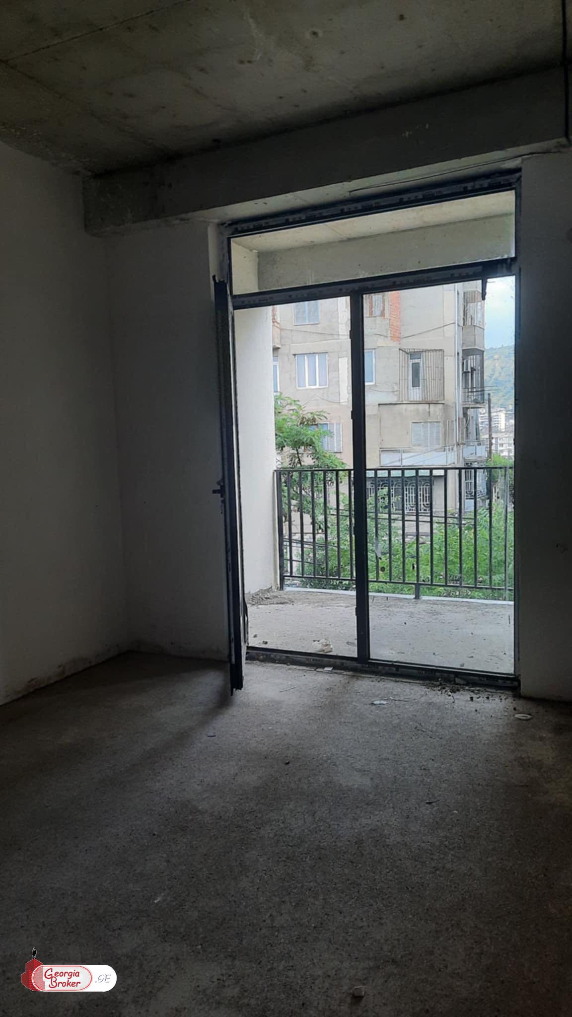 nearly repaired 3-room apartment for sale