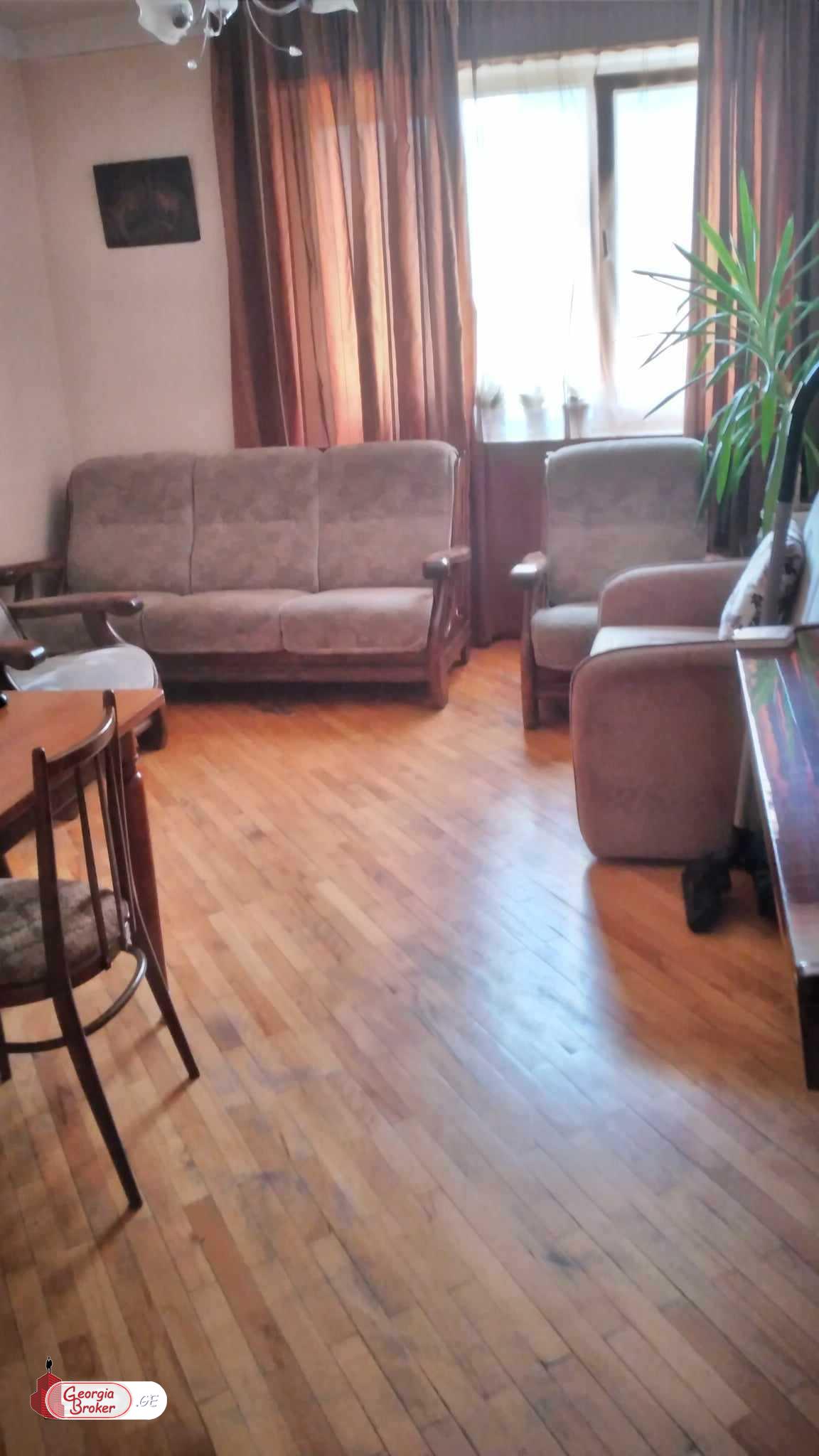 nearly repaired 2-room apartment for sale