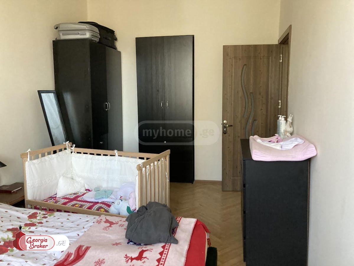 nearly repaired 2-room apartment for sale