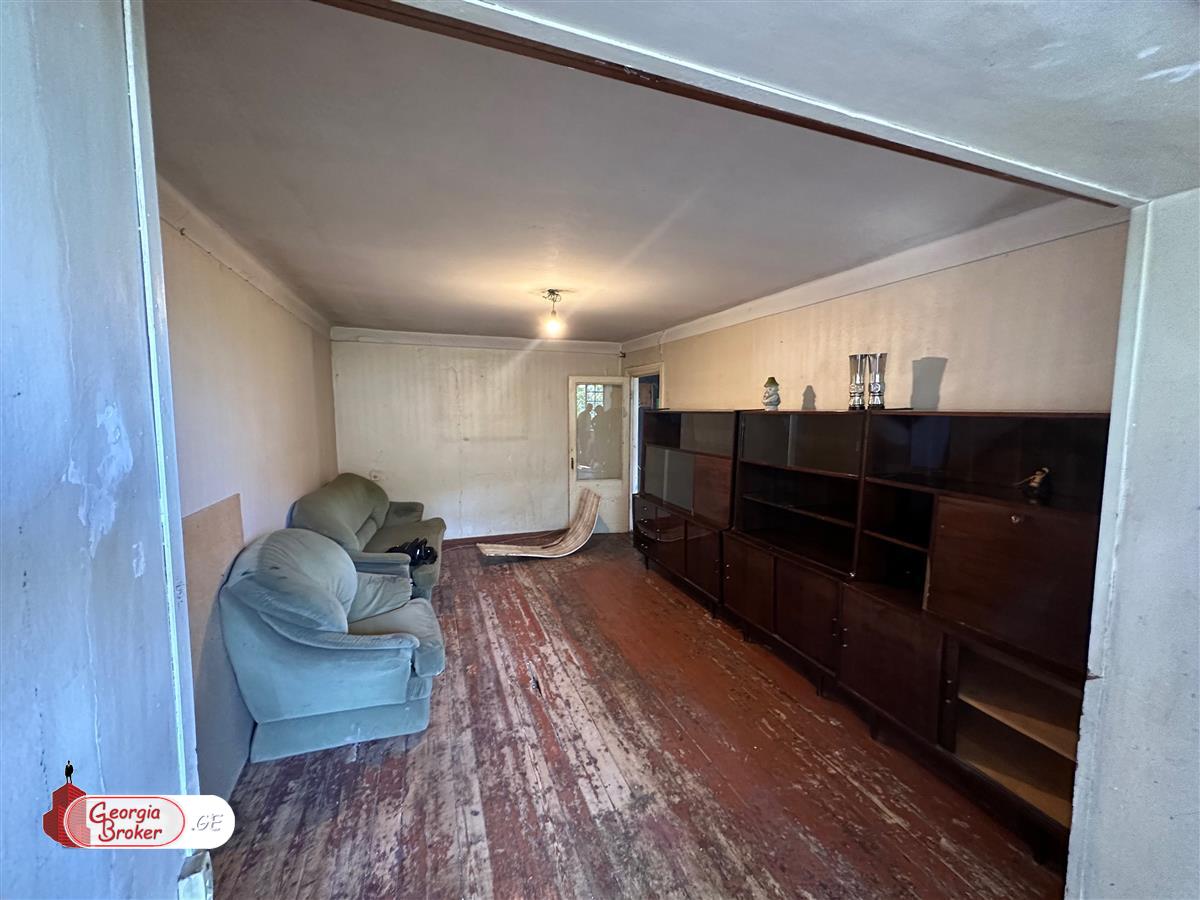 nearly repaired 3-room apartment for sale