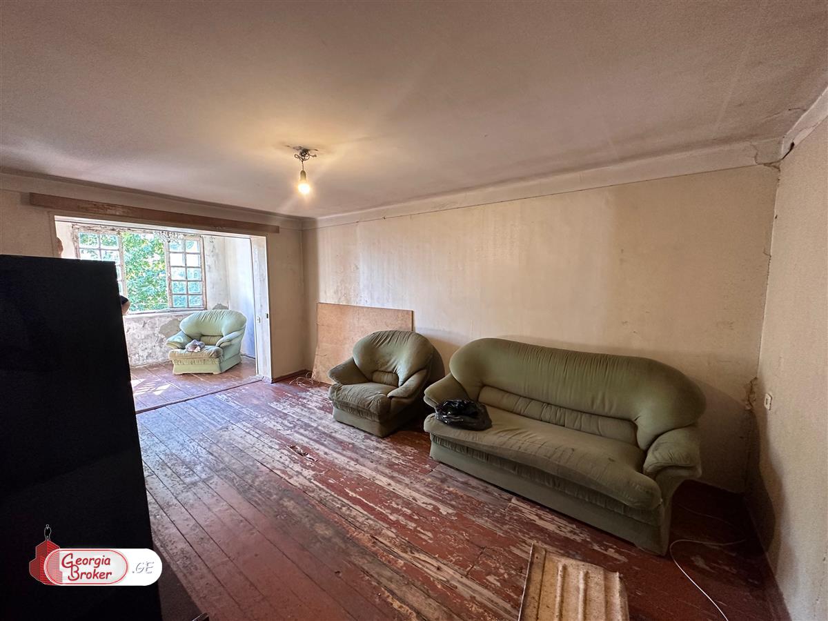 nearly repaired 3-room apartment for sale