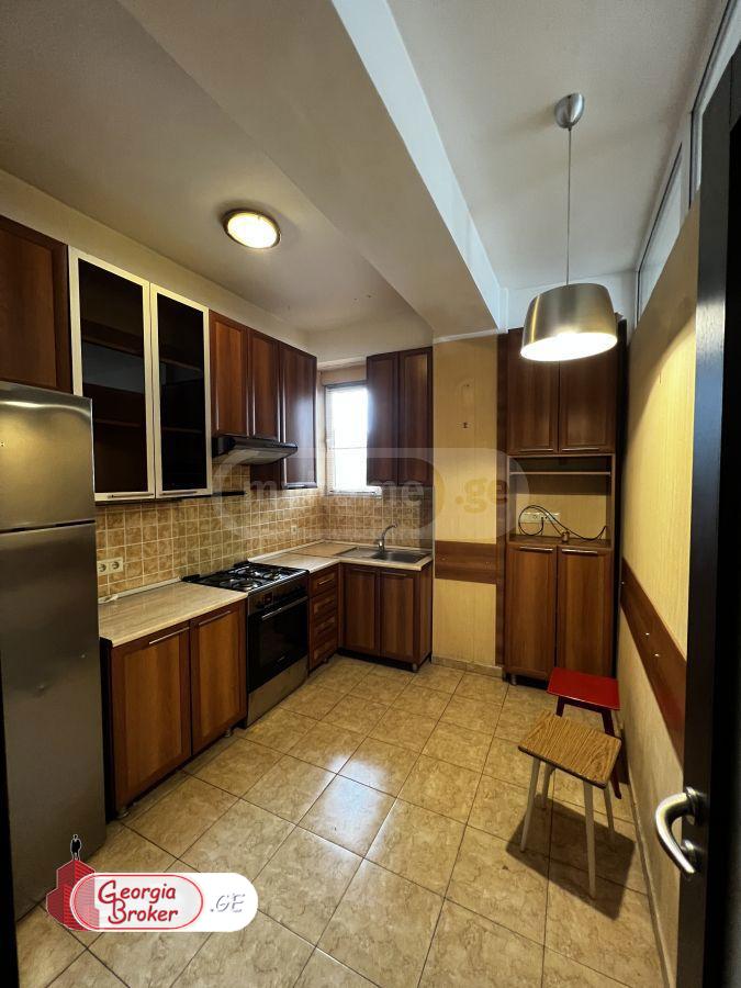 nearly repaired 3-room apartment for sale