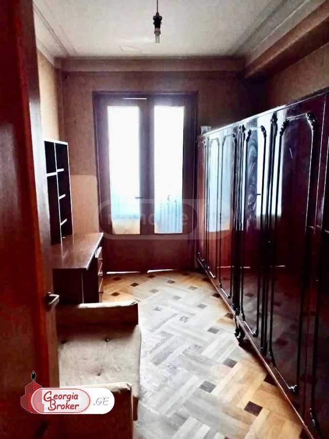 old repaired 3-room apartment for sale