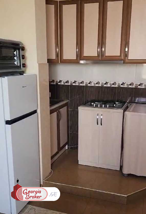 nearly repaired 2-room apartment for sale