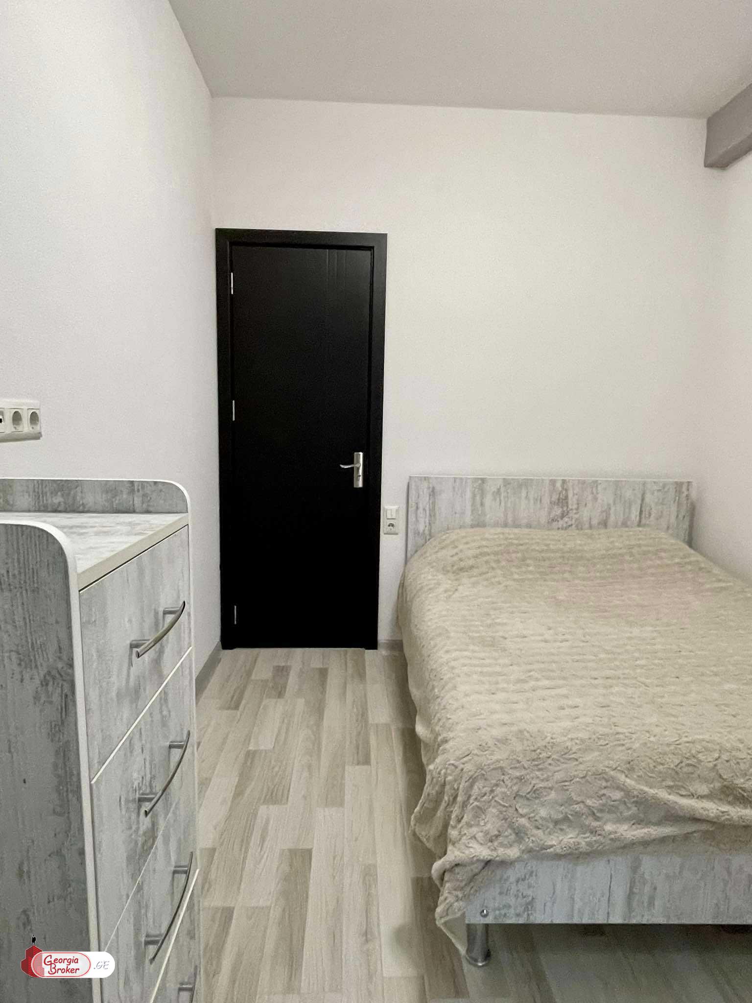 nearly repaired 2-room apartment for sale