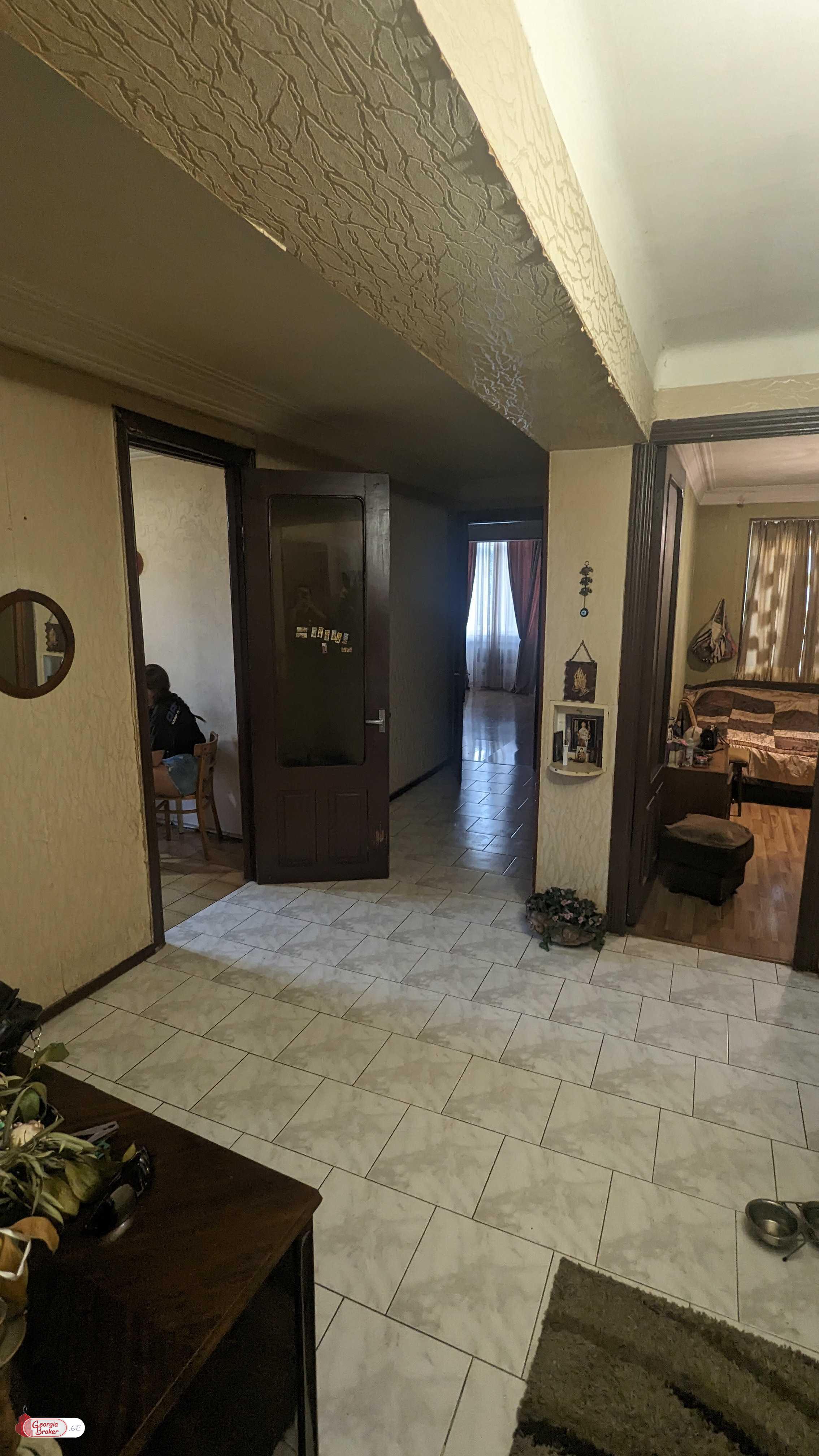 nearly repaired 3-room apartment for sale