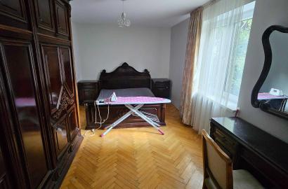 old repaired 3-room apartment for sale