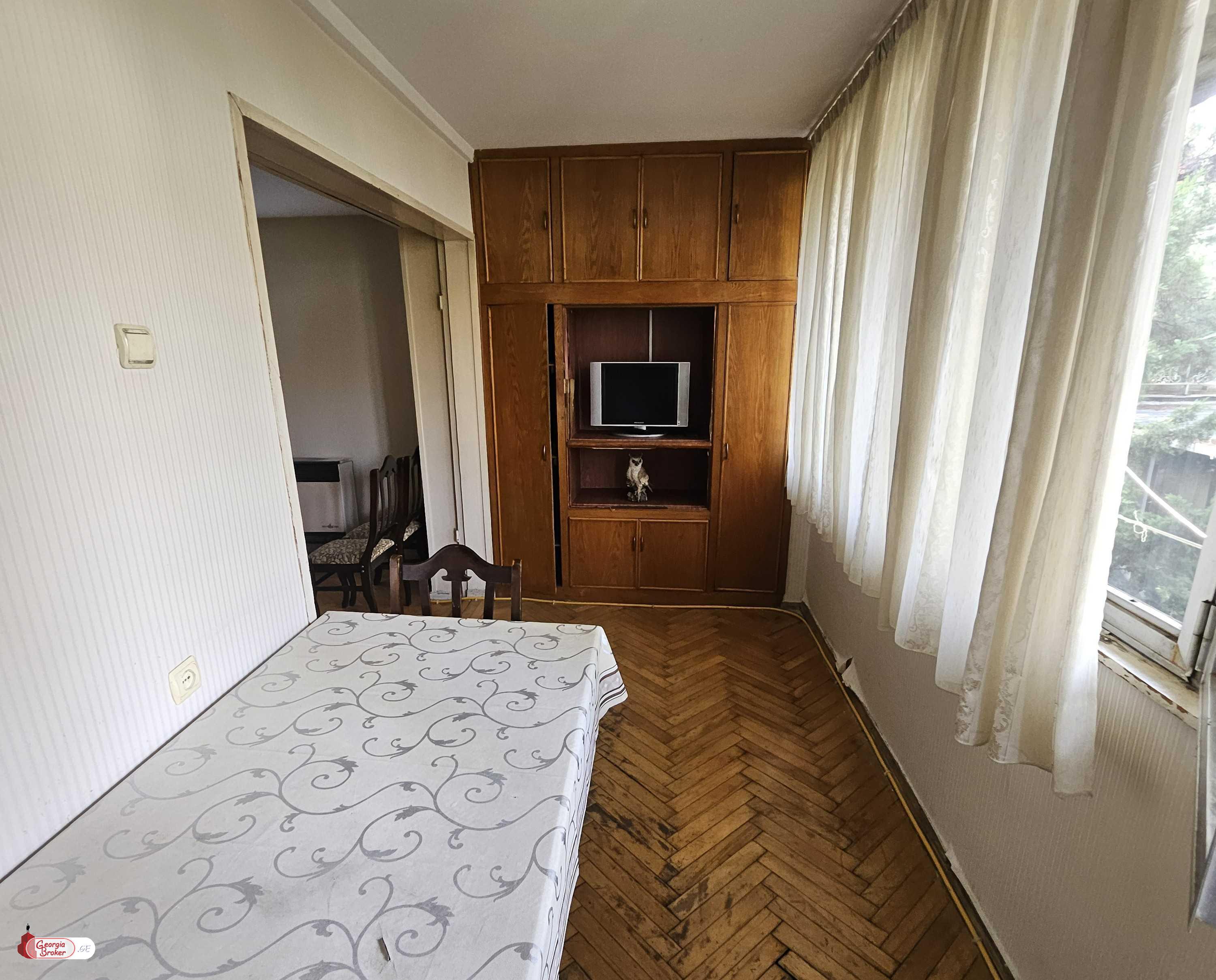 old repaired 3-room apartment for sale