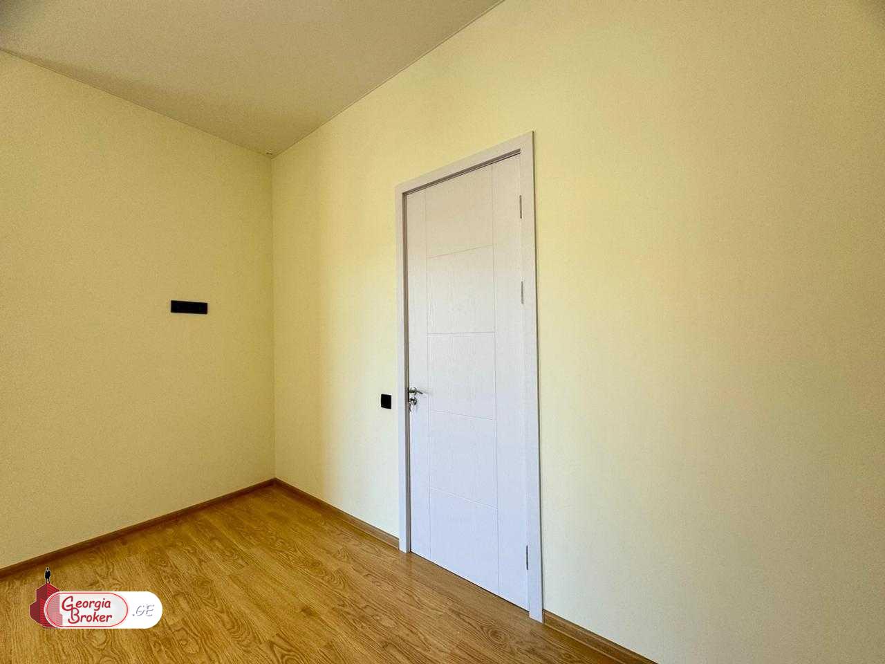 nearly repaired 3-room apartment for sale