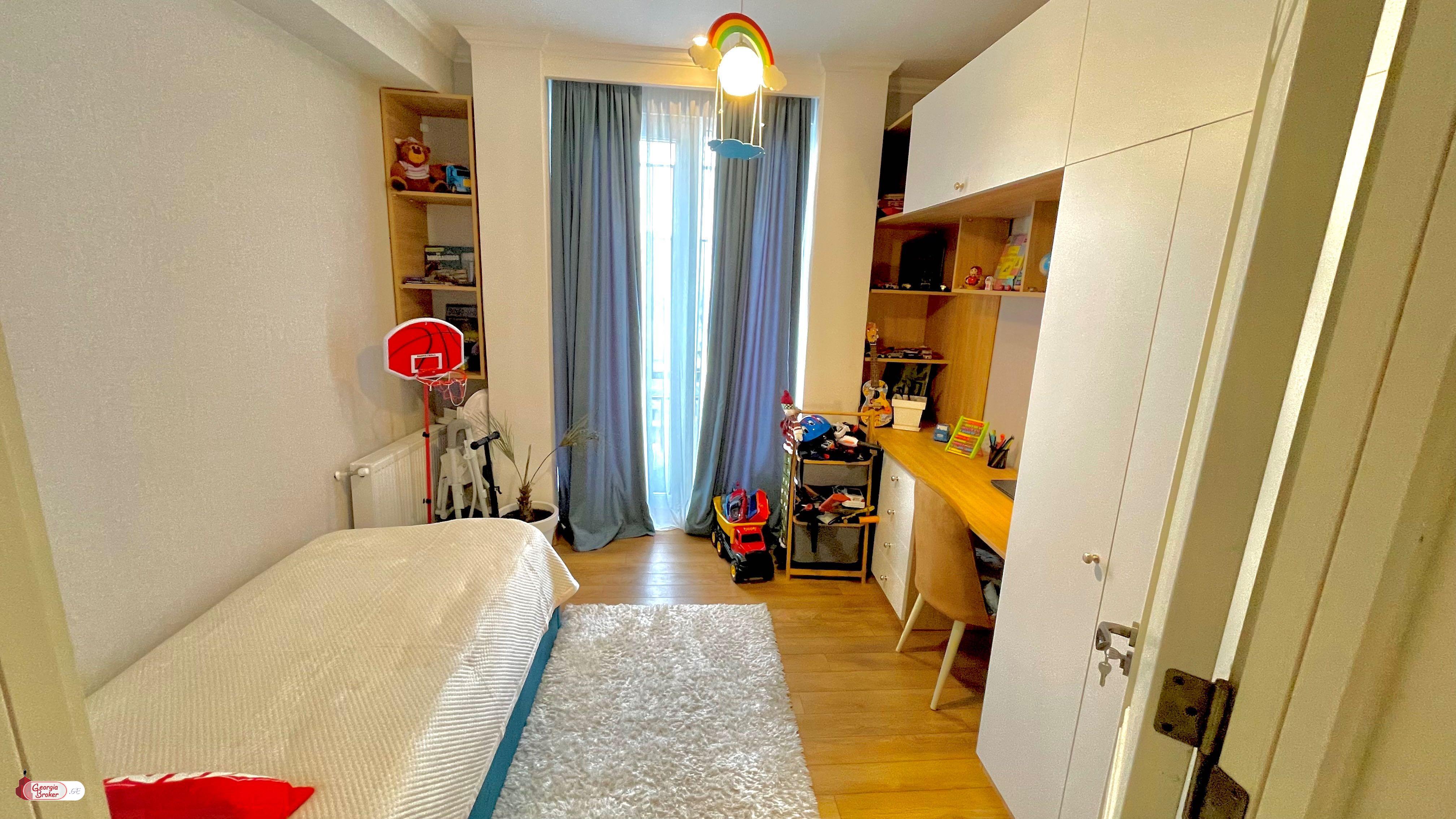 nearly repaired 3-room apartment for sale